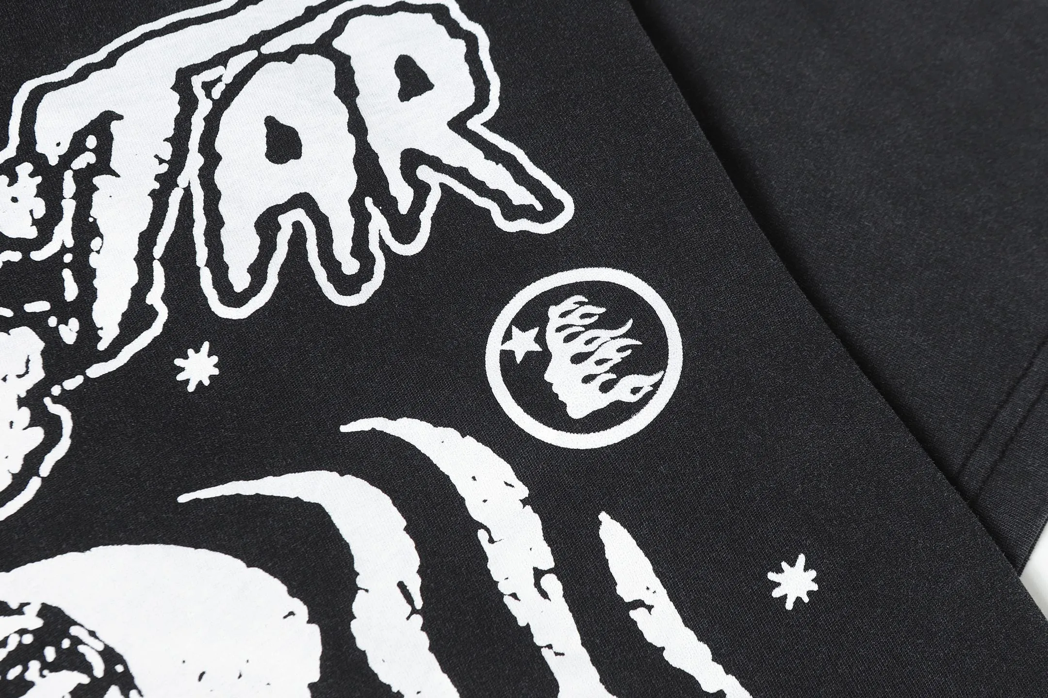 P122 Hellstar Cross-border European and American style street fashion brand pure cotton T-shirt Fabric (fabric): 32 counts of 250g washed combed double yarn pure cotton Size (size): S-M- L- X L Color (colour): Washed black (spray Ma Liu)