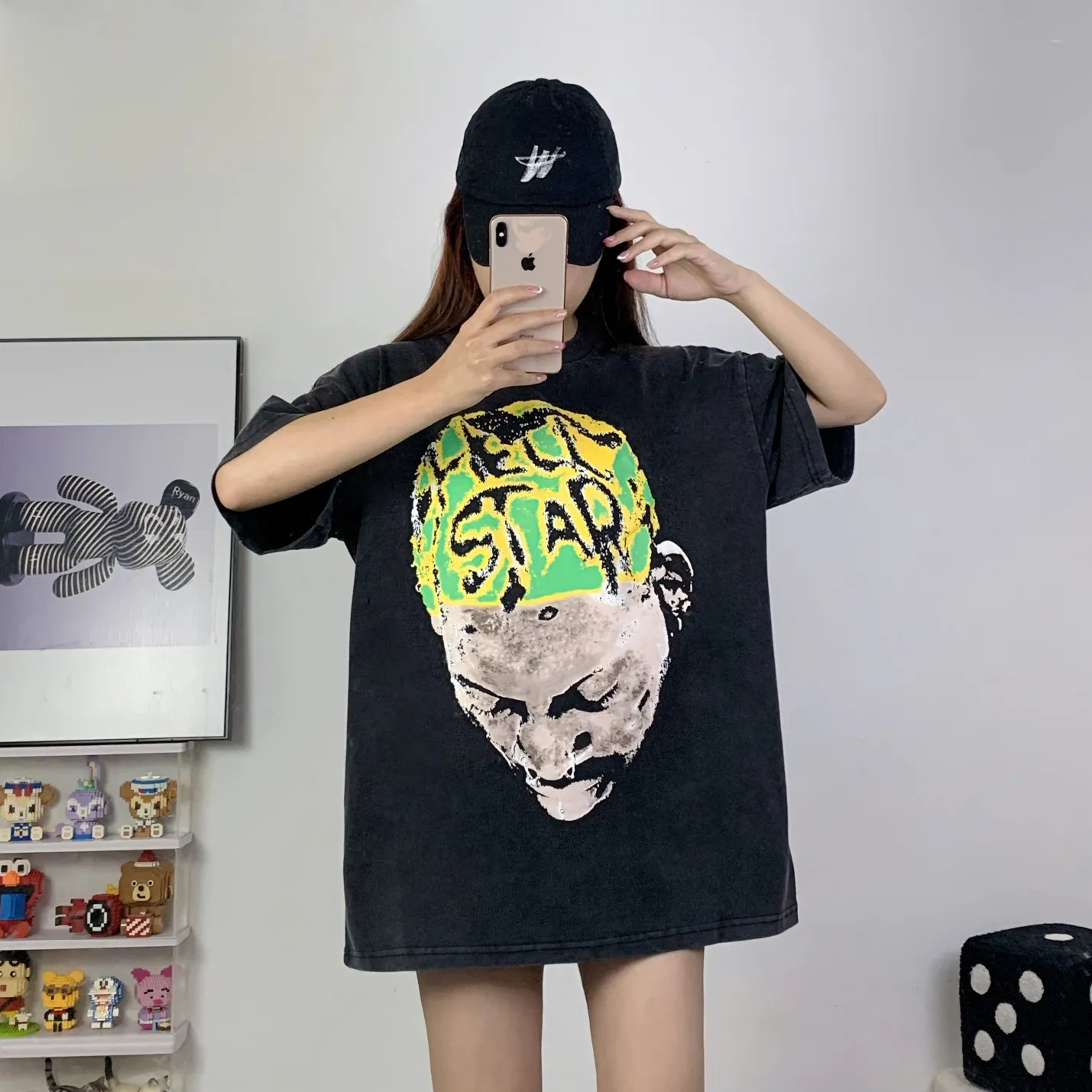 P134 Hellstar Rodman Tee short-sleeved T-shirt The new hot trendy Hellstar! Standard beauty and trendy workmanship, original customization (fabric, pattern, printing, hang tag, main mark, etc.), exaggerated style, explosive style, dare to break through tradition, bring adventurous new fashion experience!   YoungBoy, the most popular rapper in the youth circle, has shot a lot of models for him, and celebrities such as Dababy and Swae Lee frequently get dressed!   color: Vintage Black (washed black) size: S, M, L, XL