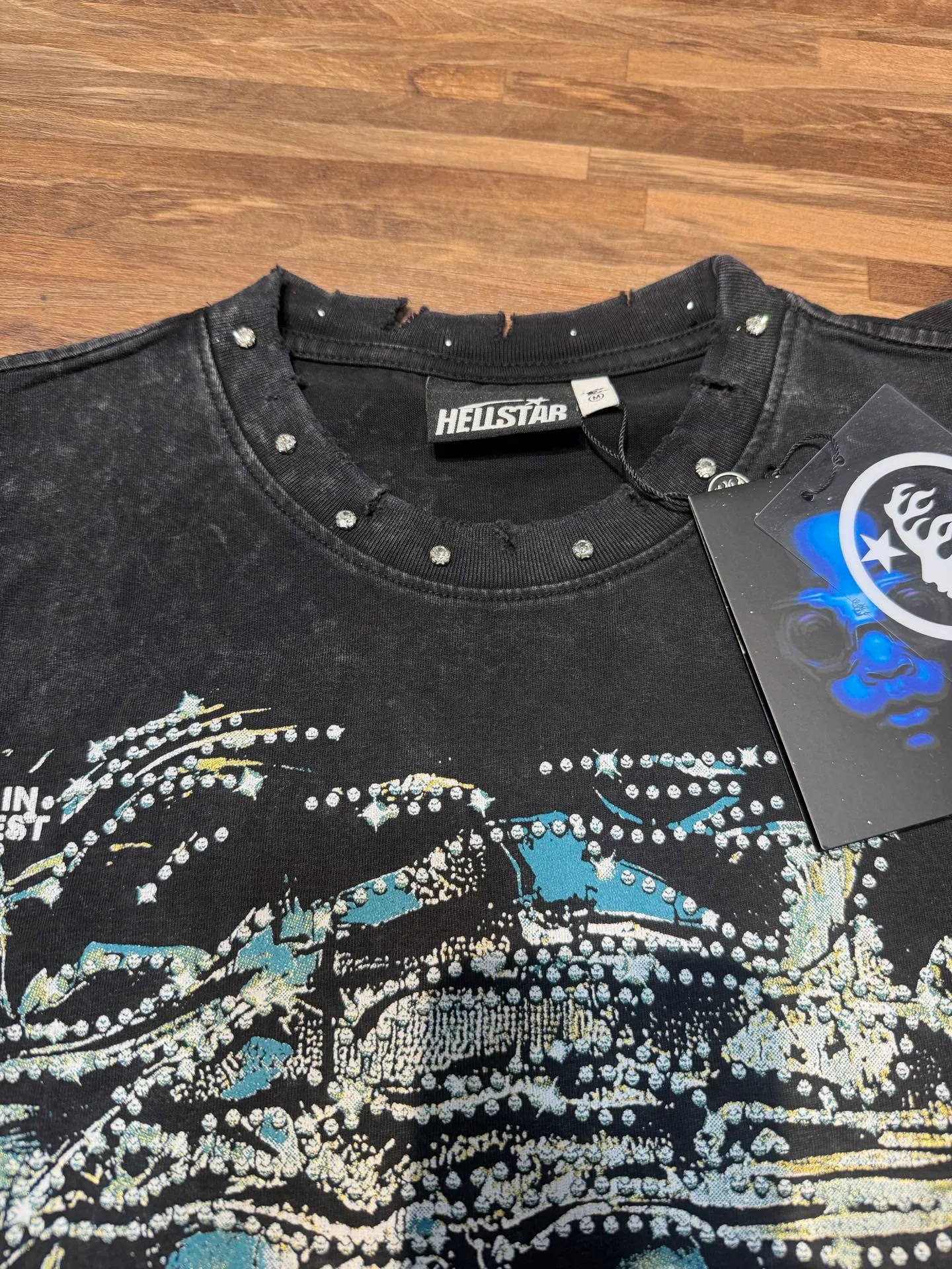 P134 Hellstar/Hellstar (actual shot) Craftsmanship: Washed retro whole piece worn + hand-made diamonds + hot stamping digital printing Cross-border European and American style street brand pure cotton T-shirt Fabric (fabric): 32 counts 250g washed combed double yarn pure cotton Size (size): S-M- L- X L Color (colour): Washed black