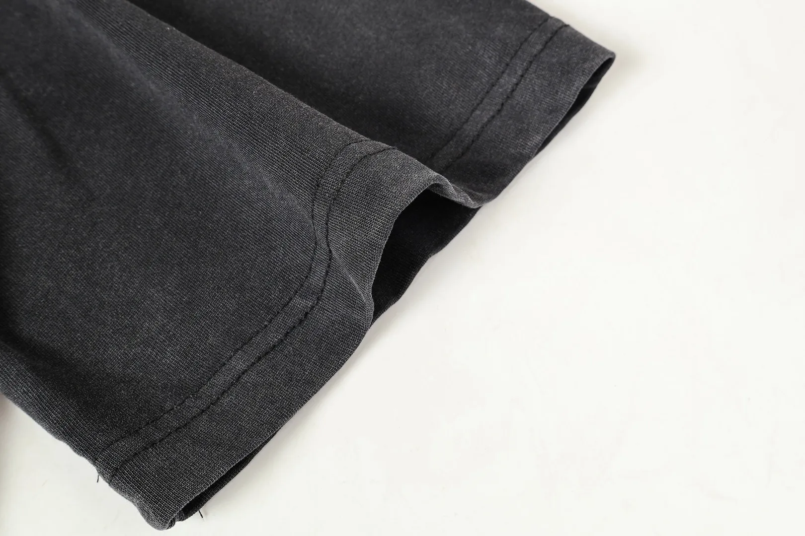 P124 Real-stock high-definition Hellstar Cross-border European and American style street brand pure cotton T-shirt Fabric (fabric): 32 pieces of 250g washed combed double yarn pure cotton Size (size): S-M- L- X L Color (colour): Washed black 👉
