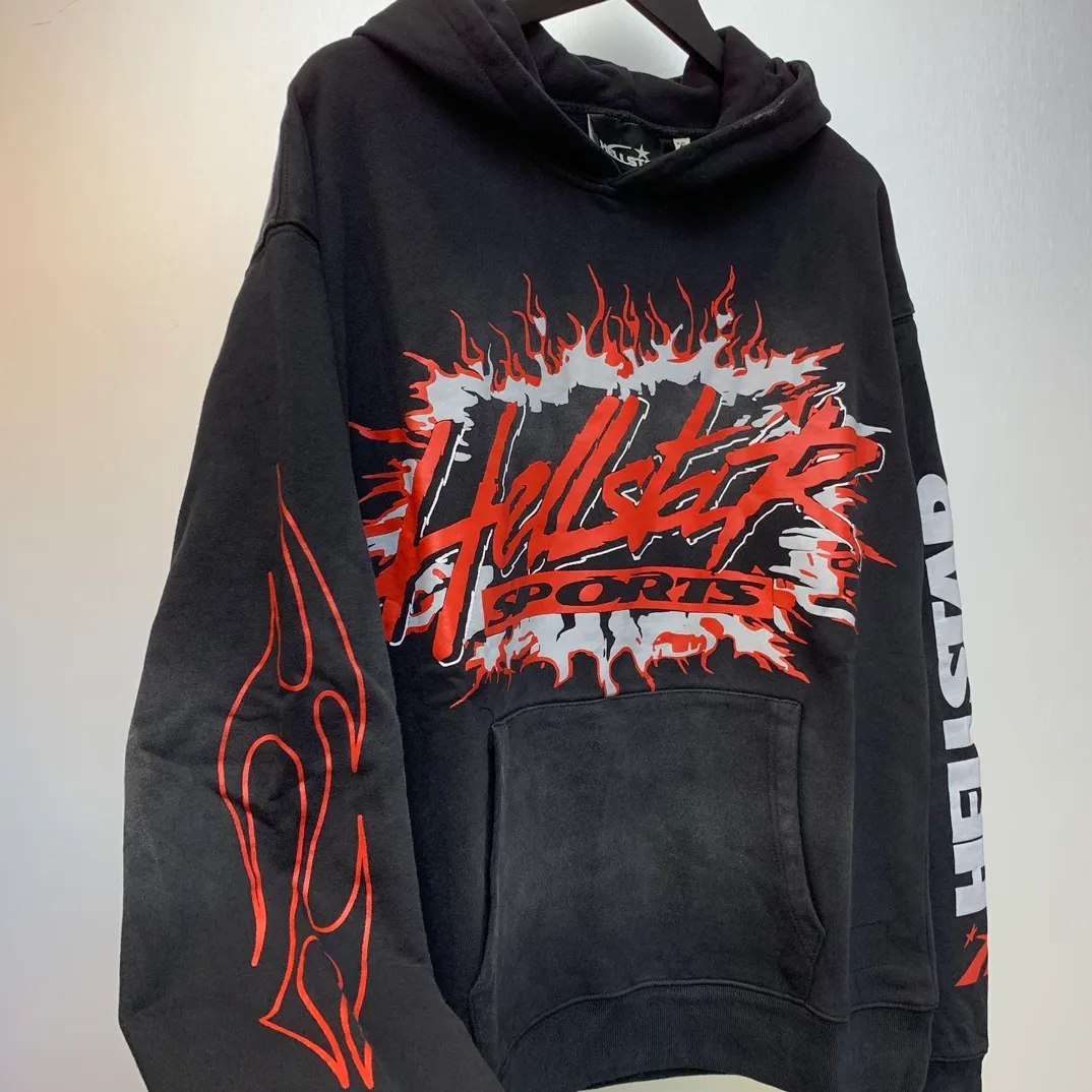 P240 Hellstar Sports Future Flame Hooded Sweatshirt Black American fashion distressed washed high-quality hooded sweatshirt color (color): Vintage Black (washed black) Size (size): S, M, L, XL