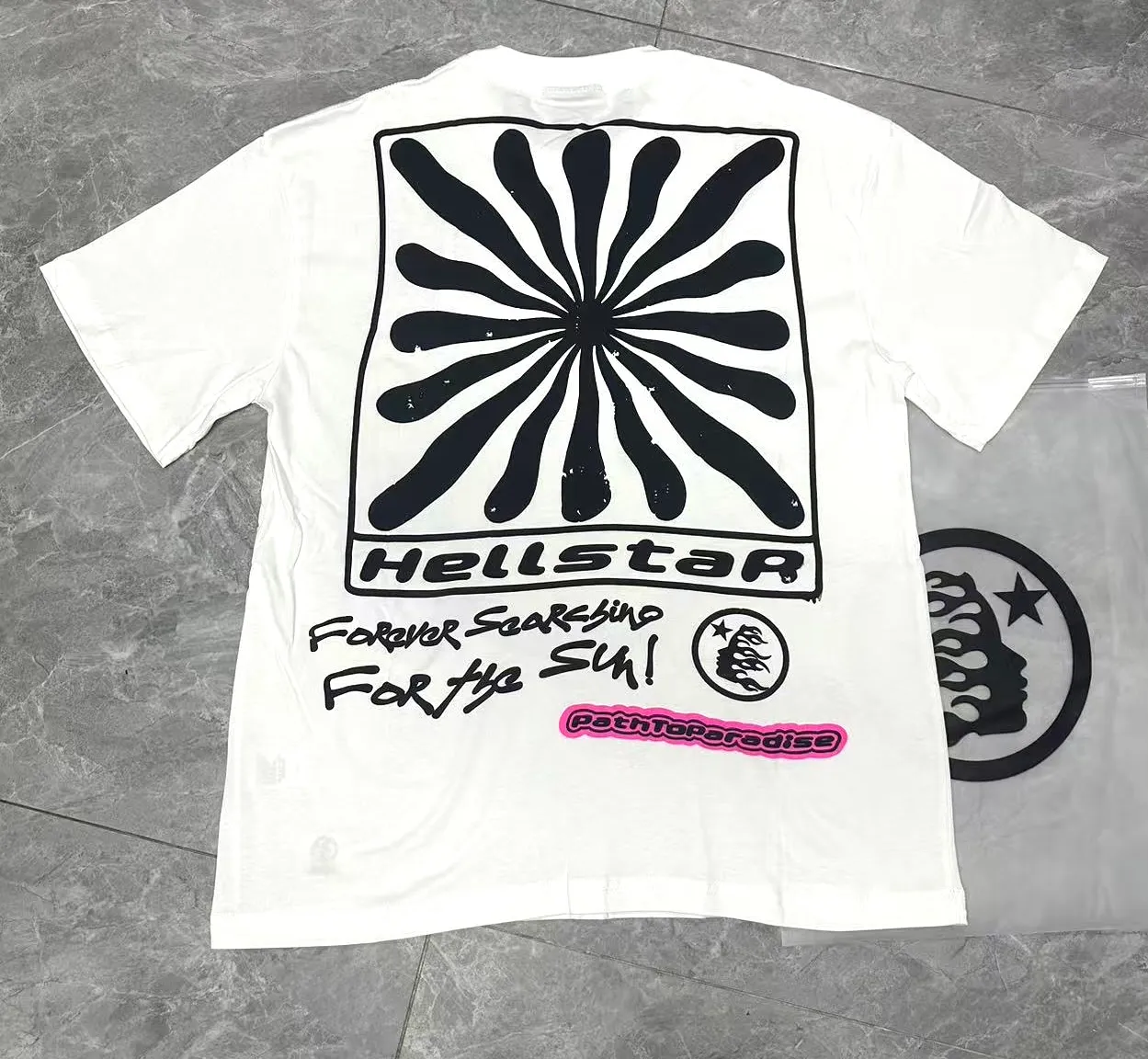 P108 Real-stock Hellstar Cross-border European and American style, street fashion brand pure cotton T-shirt Fabric (fabric): 32 counts of 240g heavy combed double yarn pure cotton Size (size): S-M- L- X L Color (colour): White 👉 👉 👉 👉