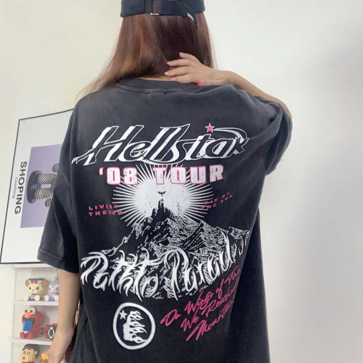 P126 Hellstar Studios Vintage PATH TO PARADISE 08 T-SHIRT SUMMA SAGA Hellstar Smiling Earth Washed and Distressed Short-Sleeved T-shirt The new hot beauty trend Hellstar!  Standard beauty and trendy workmanship, original customization (fabric, pattern, printing, hang tag, main mark, etc.), exaggerated style, explosive style, dare to break through tradition, bring adventurous new fashion experience!  YoungBoy, the most popular rapper in the youth circle, has shot a lot of models for him, and celebrities such as Dababy and Swae Lee frequently get dressed!  color: Vintage Black (washed black) size: S, M, L, XL