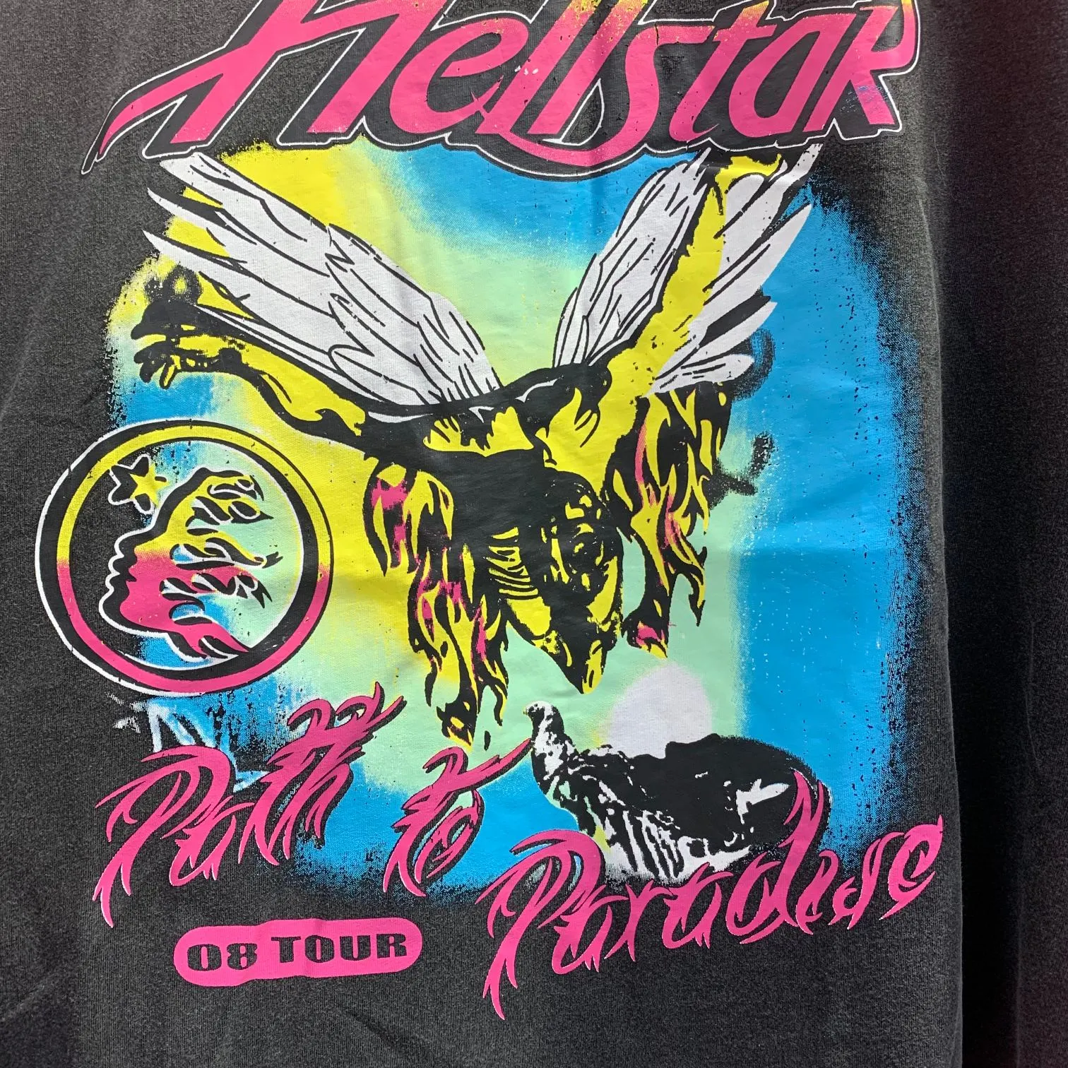 P126 Hellstar Studios Vintage PATH TO PARADISE 08 T-SHIRT SUMMA SAGA Hellstar Smiling Earth Washed and Distressed Short-Sleeved T-shirt The new hot beauty trend Hellstar!  Standard beauty and trendy workmanship, original customization (fabric, pattern, printing, hang tag, main mark, etc.), exaggerated style, explosive style, dare to break through tradition, bring adventurous new fashion experience!  YoungBoy, the most popular rapper in the youth circle, has shot a lot of models for him, and celebrities such as Dababy and Swae Lee frequently get dressed!  color: Vintage Black (washed black) size: S, M, L, XL