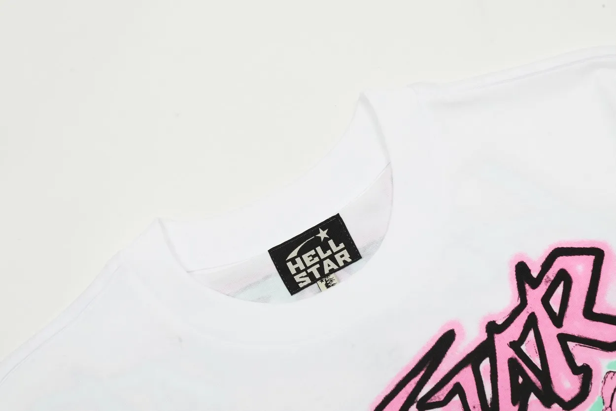 P120 Hellstar No Guts No Glory Tee High-quality foreign trade American fashion short-sleeved T-shirt Newly popular American fashion Hellstar! Standard beauty and trendy workmanship, original customization (fabric, pattern, printing, hang tag, main mark, etc.), exaggerated style, explosive style, dare to break through tradition, bring adventurous new fashion experience!   YoungBoy, the most popular rapper in the youth circle, has shot a lot of models for him, and celebrities such as Dababy and Swae Lee frequently get dressed!   color: white size: S, M, L, XL