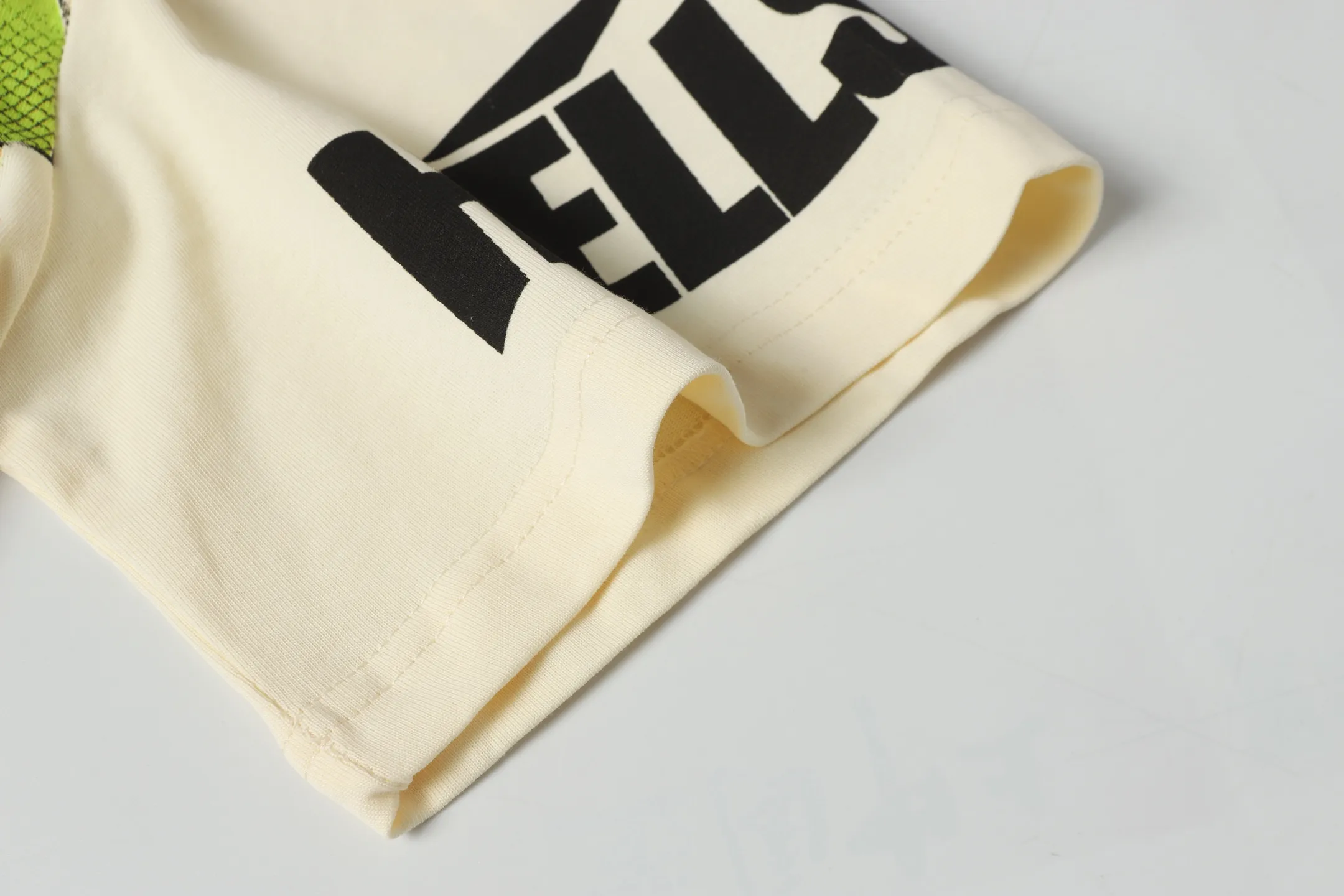 P108 Real-stock Hellstar cross-border European and American style, street fashion brand pure fabric (fabric): 32 pieces of 240g heavy combed double yarn pure cotton code number (size): S-M- L- X L color (colour): apricot/white 👉