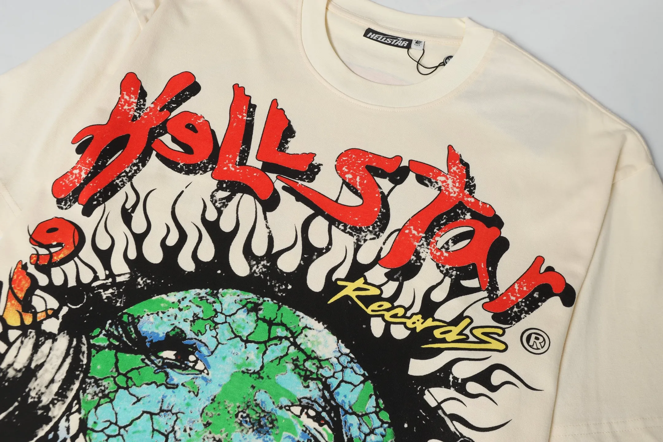 P108 Real-stock Hellstar Cross-border European and American style, street brand pure cotton T-shirt Fabric (fabric): 32 counts of 240g heavy combed double yarn pure cotton Size (size): S-M- L- X L Color (colour): black/white/apricot 👉 👉