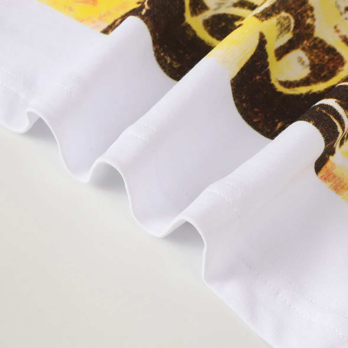 P108 Real-stock Hellstar Cross-border European and American style, street fashion brand pure cotton T-shirt Fabric (fabric): 32 pieces of 240g heavy combed double yarn pure cotton Size (size): S-M- L- X L Color (colour): white