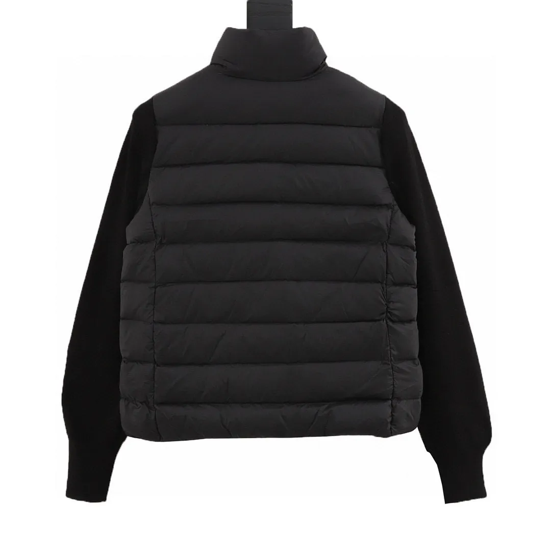 P580 Stand-up collar knitting Moncler muzzle 24s new sleeve splicing knitted stand-up collar light down jacket New autumn and winter down splicing jacket Down filling is practical and adds splicing popular elements ~ short version Solid color series full of high-end sense! Comfortable, fashionable and versatile! Style number: A66# Color: black white Size: S M L