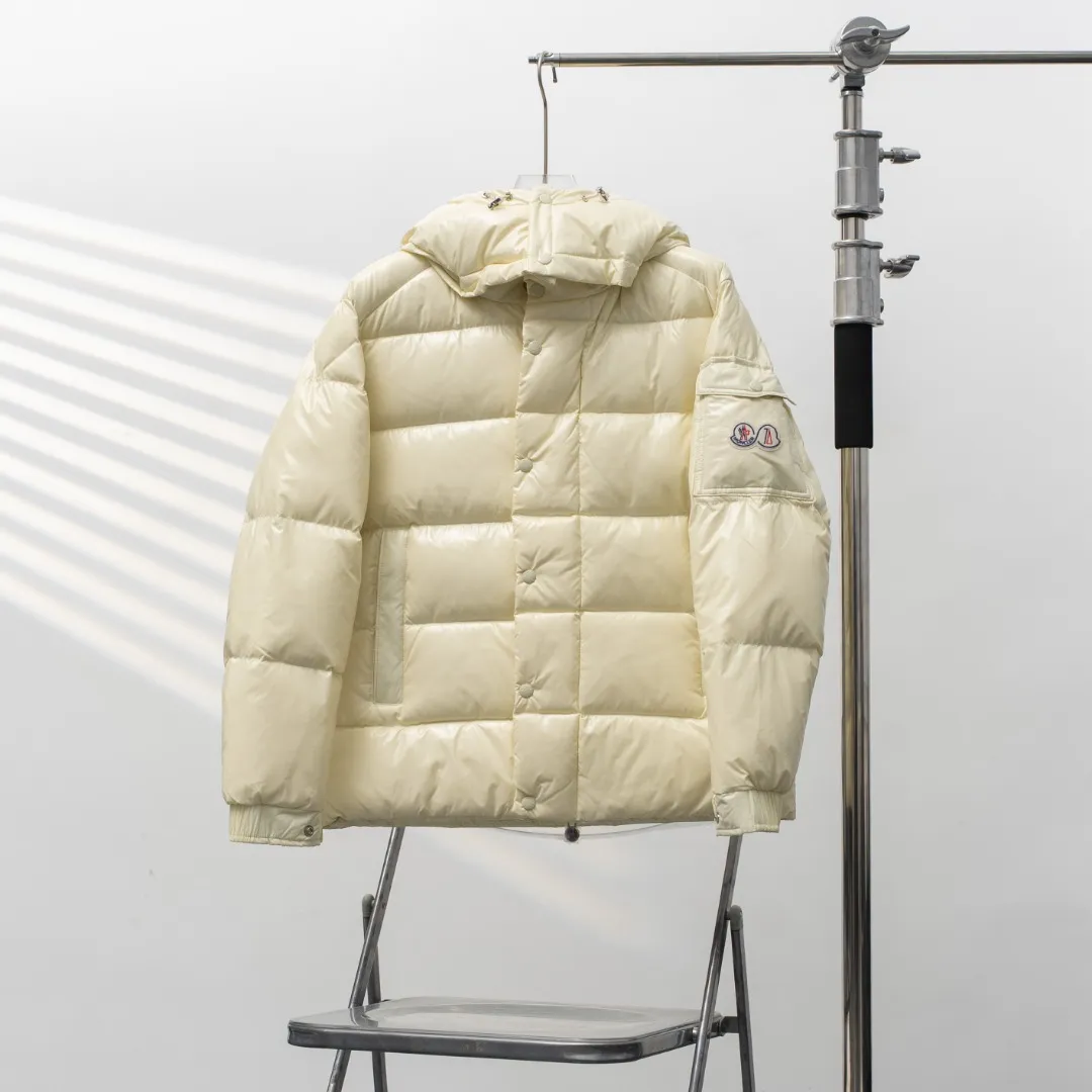 P720 MONCLER丨Meng Mou 70th Anniversary Pocket Sleeve Double Label Hooded Down Jacket Color: Off-white Size: 1-5