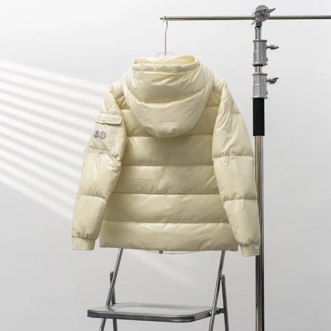 P720 MONCLER丨Meng Mou 70th Anniversary Pocket Sleeve Double Label Hooded Down Jacket Color: Off-white Size: 1-5