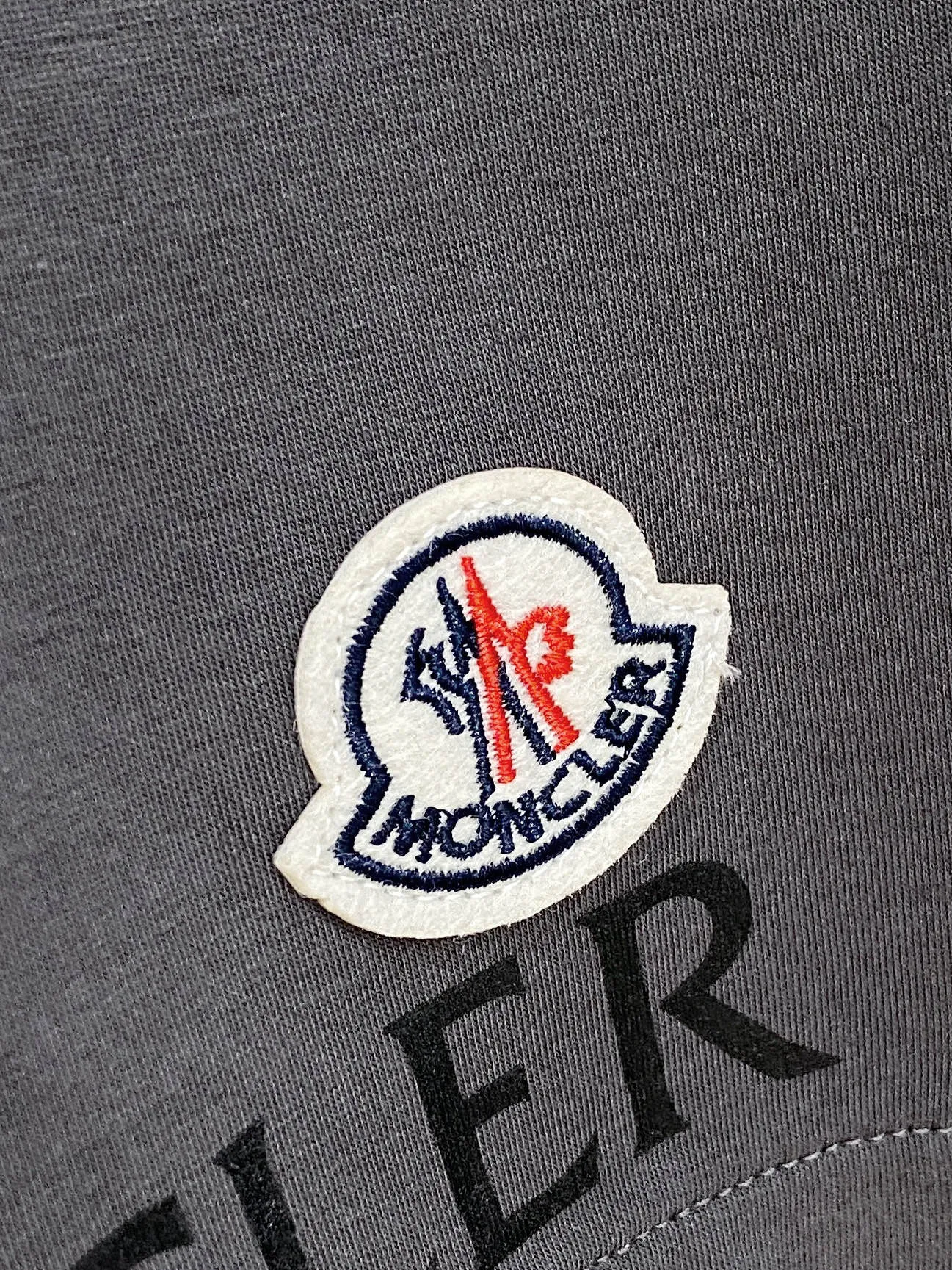 P230 🆕Moncler 2025 new pure cotton men's casual shorts, advanced custom-made breathable fabrics, extremely breathable, elastic and comfortable, with impeccable details, top-grade accessories, original logo design concept, delicate and soft feel! The upper body fit is awesome! Size: M-XXXL Please state your height and weight when ordering