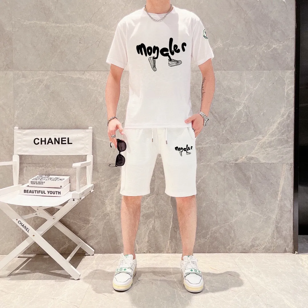 P280 Brand [MONCLER] 2025 new men’s short-sleeved shorts suit! Synchronous sales on the official website! High-end version on the market! It feels delicate and soft! Make you more comfortable to wear! The draped silhouette is awesome! Size: M-5XL (please state your height and weight when placing an order)