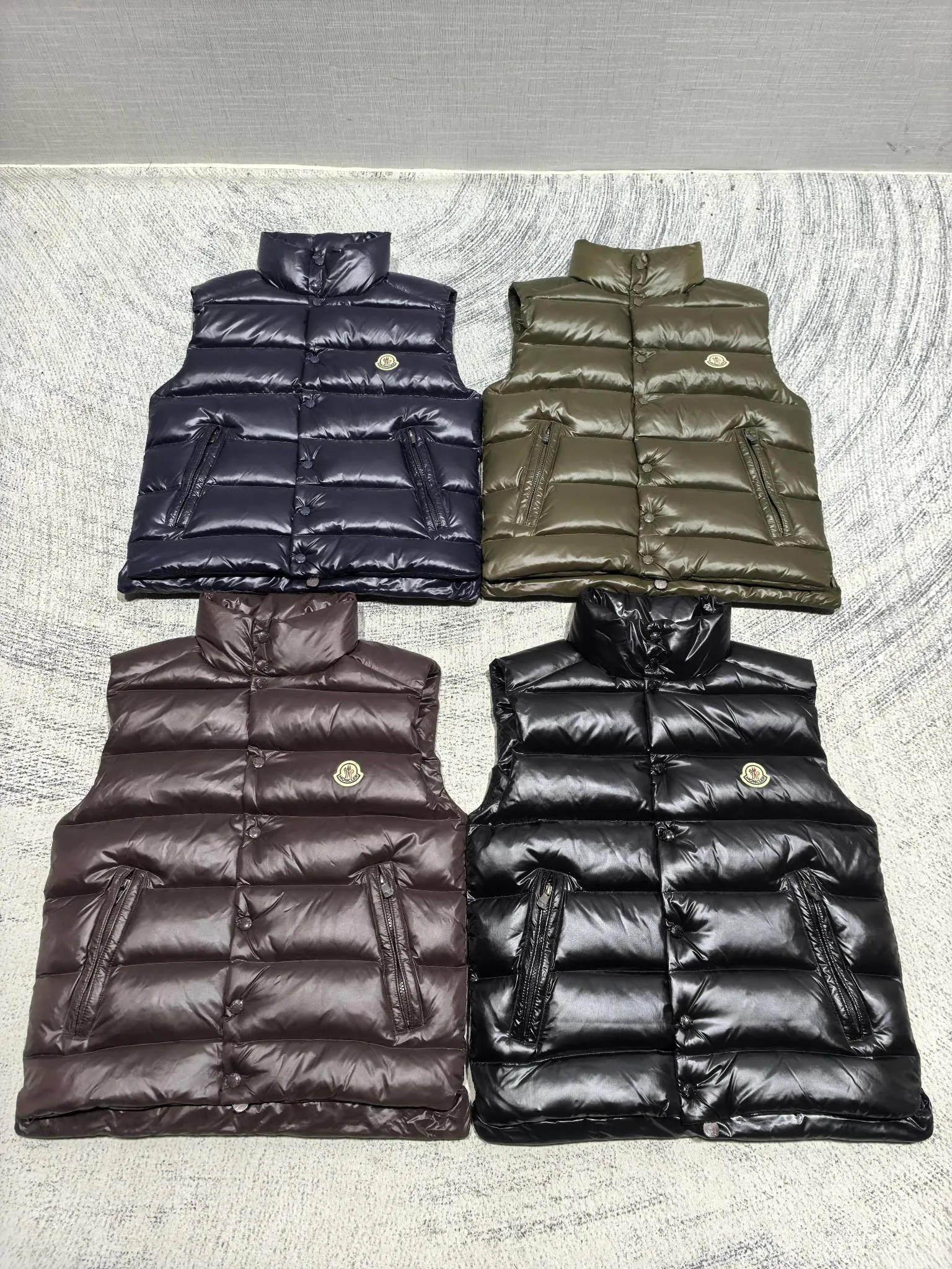 P740 [Celebrity Style] Moncler Tibb Men's Lightweight Down Vest