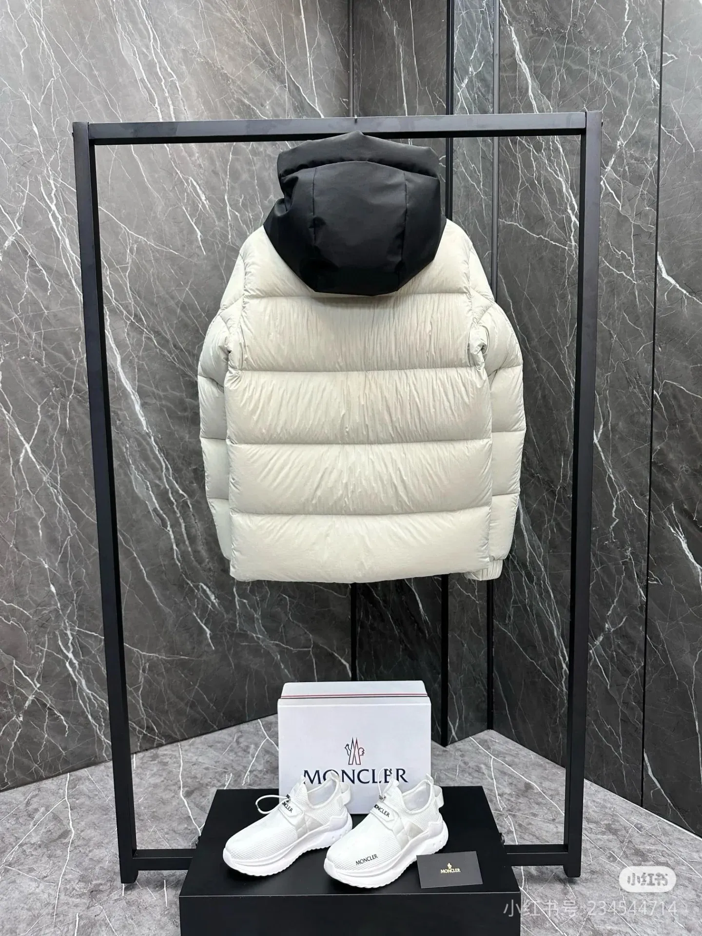 P760 Moncler. Black Warrior Black Beige Gray Size 12345