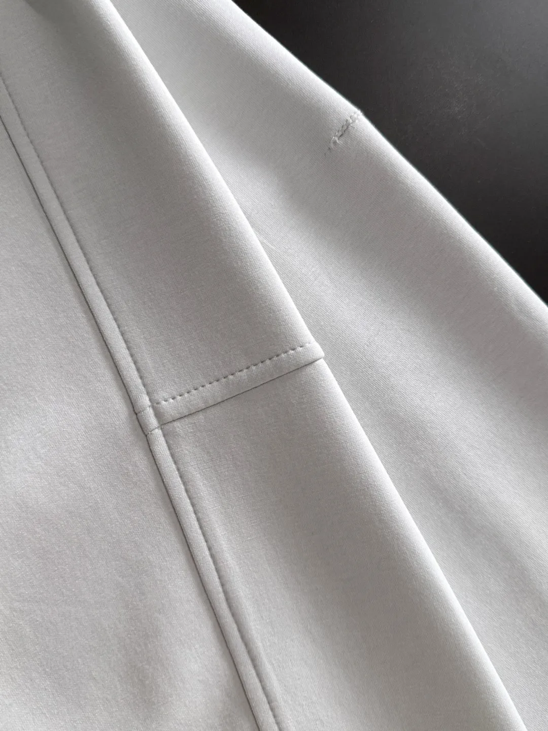 Shipped in 2-3 days P360 MONCLER/Mongolian Exclusive first release of 25ss autumn and winter new high-quality trousers Compare real-life details at will A perfect choice for autumn and winter, a must-have item. Sizes: M to 3XL (please state your height and weight when placing an order)
