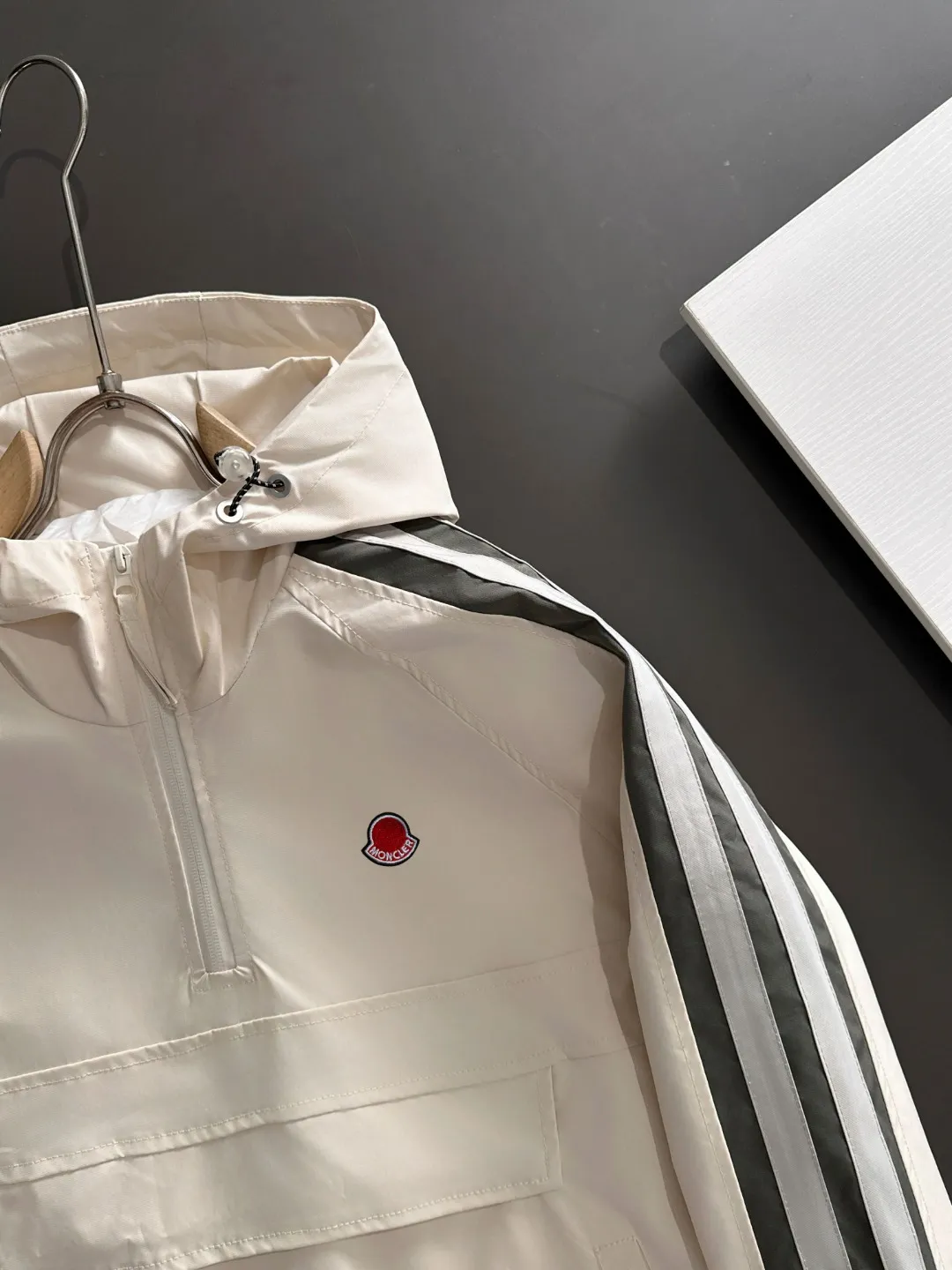 Next day shipping P720 MONCLER/Balenciaga high quality 2025 autumn and winter new casual heavy industry suit exclusively developed by yb! High quality production! The top version of the trading company channel order, external orders for imported custom fabrics, high breathability and comfort, impeccable details, absolutely worth buying! This type of suit is also a must-have for lazy people. You don’t have to think about how to match it, you can just get it in one set! Brand element design concept, delicate and soft feel! It presents a casual cut and the upper body shape is great! On sale simultaneously on the official website! From a high-end men's positioning brand, the low-key luxury taste is irresistible! Exquisite workmanship and impeccable quality! The overall style is simple, fashionable and timeless, fully meeting the requirements of stylish and tasteful dressing! Size: M to 5XL (or state your height and weight when placing an order)