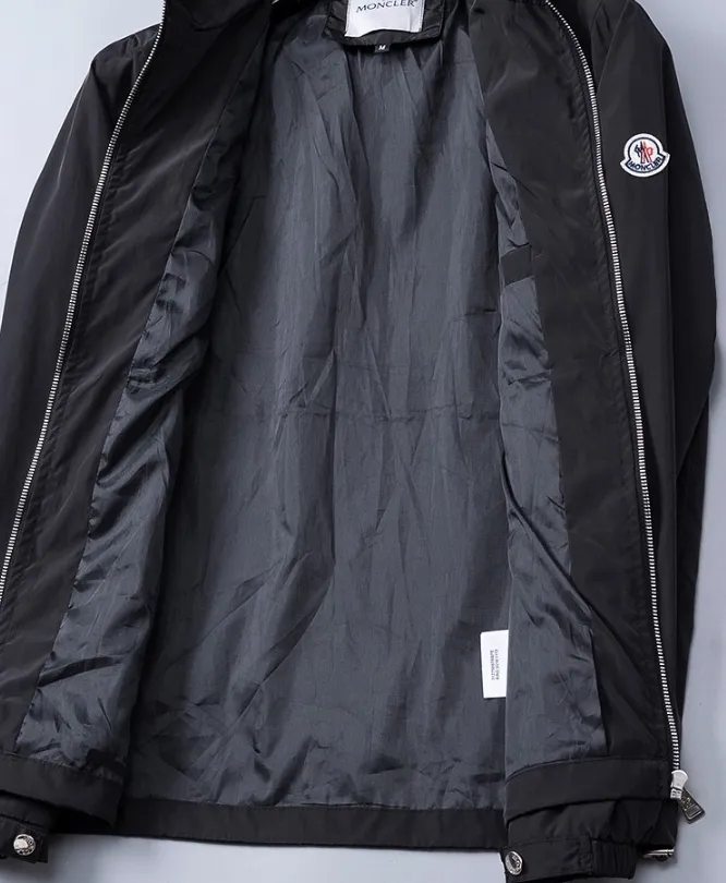 P380 🌸🌸🌸🌸 Moncler's latest 25-year-old men's jacket. The color combination has a classic charm without losing youthful vitality. It reshapes a new design style and shows a bold and confident brand design concept.  Imported fabrics, sleeves and pockets are paired with exclusive brand designs, reflecting the minimalist pursuit of quality and design. Low-key luxury fully embodies the brand image and status! The brand LOGO icon design is simple and recognizable, with a delicate and comfortable touch, excellent details, exquisite and elegant everywhere, fashionable design, a capable and stylish upper body, and full of aura! The all-over pattern and simple aesthetics are brought to the extreme, and it is a jacket that can be mixed and matched. There is no doubt that it is a must-have product for men. It is extremely practical and the color is easy to match.  Color: Picture color. Sizes: M, L, xL, xxL, xxxL
