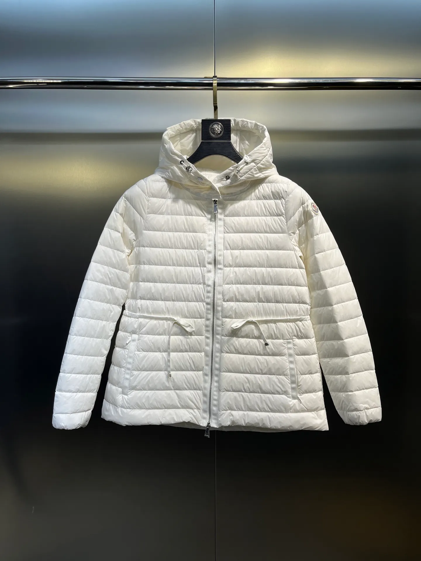 P660 moncler raie 🌟 Lightweight hooded parka down jacket with hanging effect😍 90 national standard large white duck down, 200 grams of down filling, two layers of anti-run velvet gallbladder, exquisite hardware and exquisite workmanship size: 1234