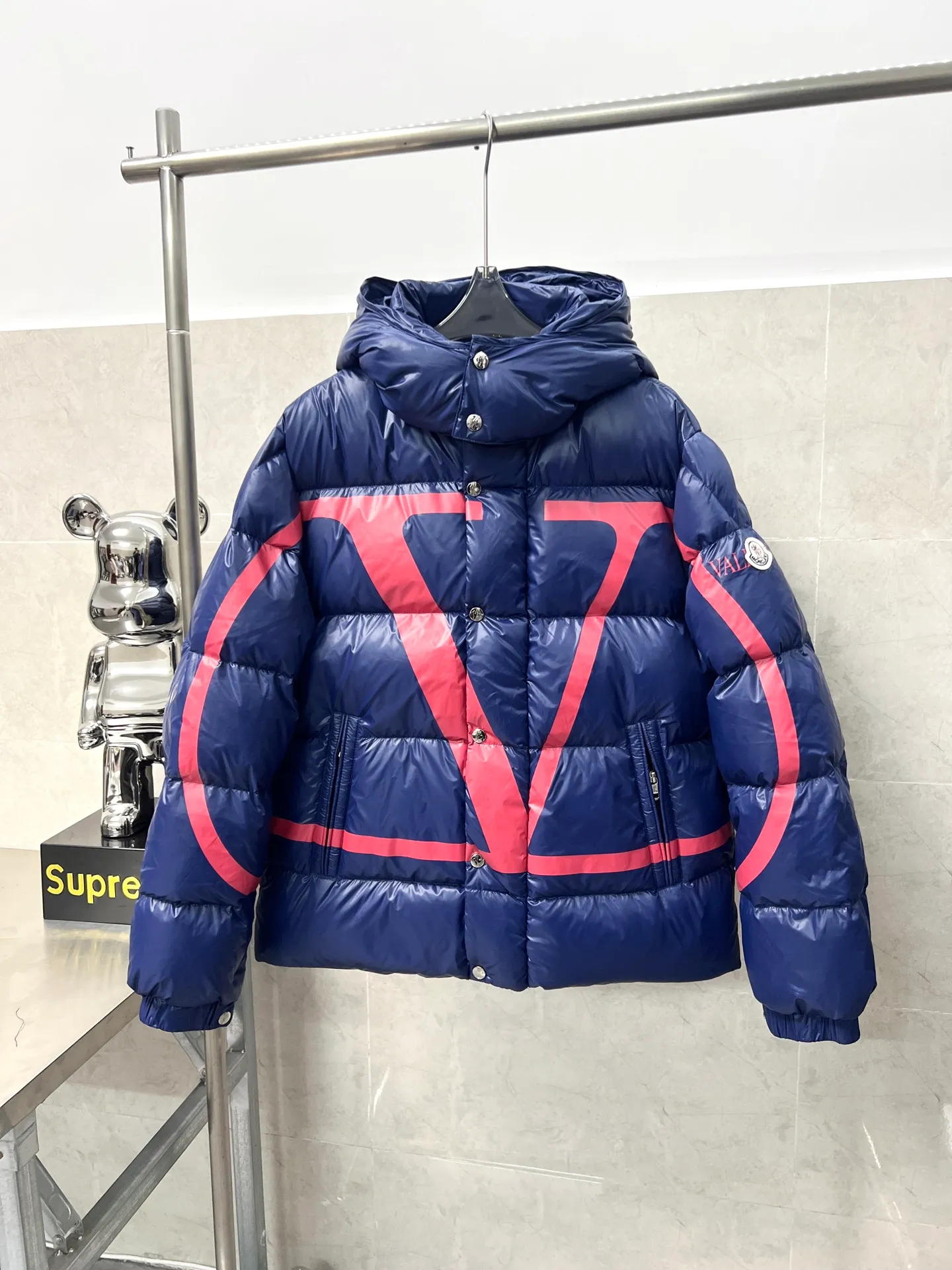 P800 Moncler jointly branded Valentino down jacket Size: 1234