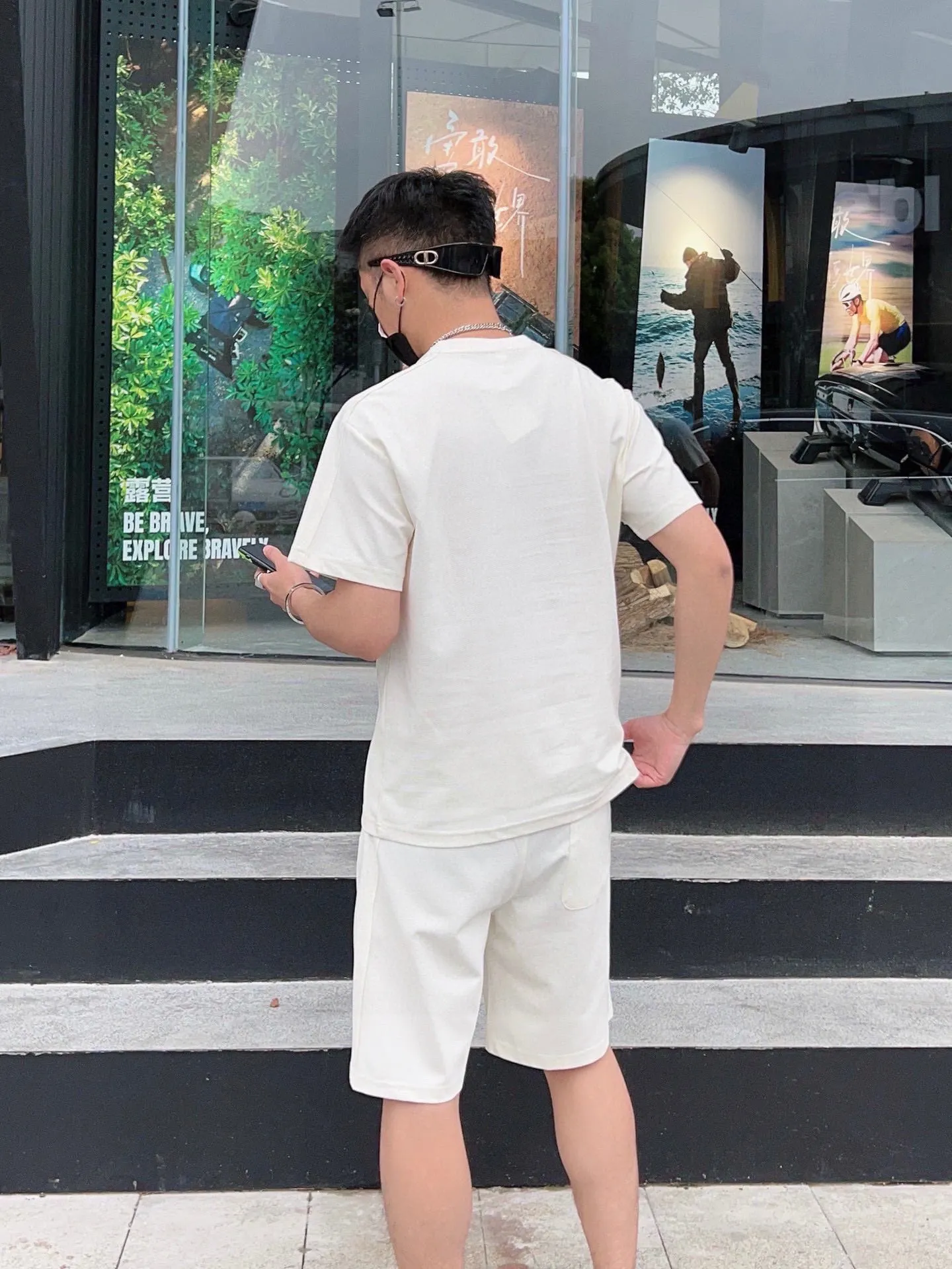 P290 Brand [MONCLER] 2025 new men’s short-sleeved shorts suit! Synchronous sales on the official website! High-end version on the market! It feels delicate and soft! Make you more comfortable to wear! The draped silhouette is awesome! Size: M-5XL (please state your height and weight when placing an order)