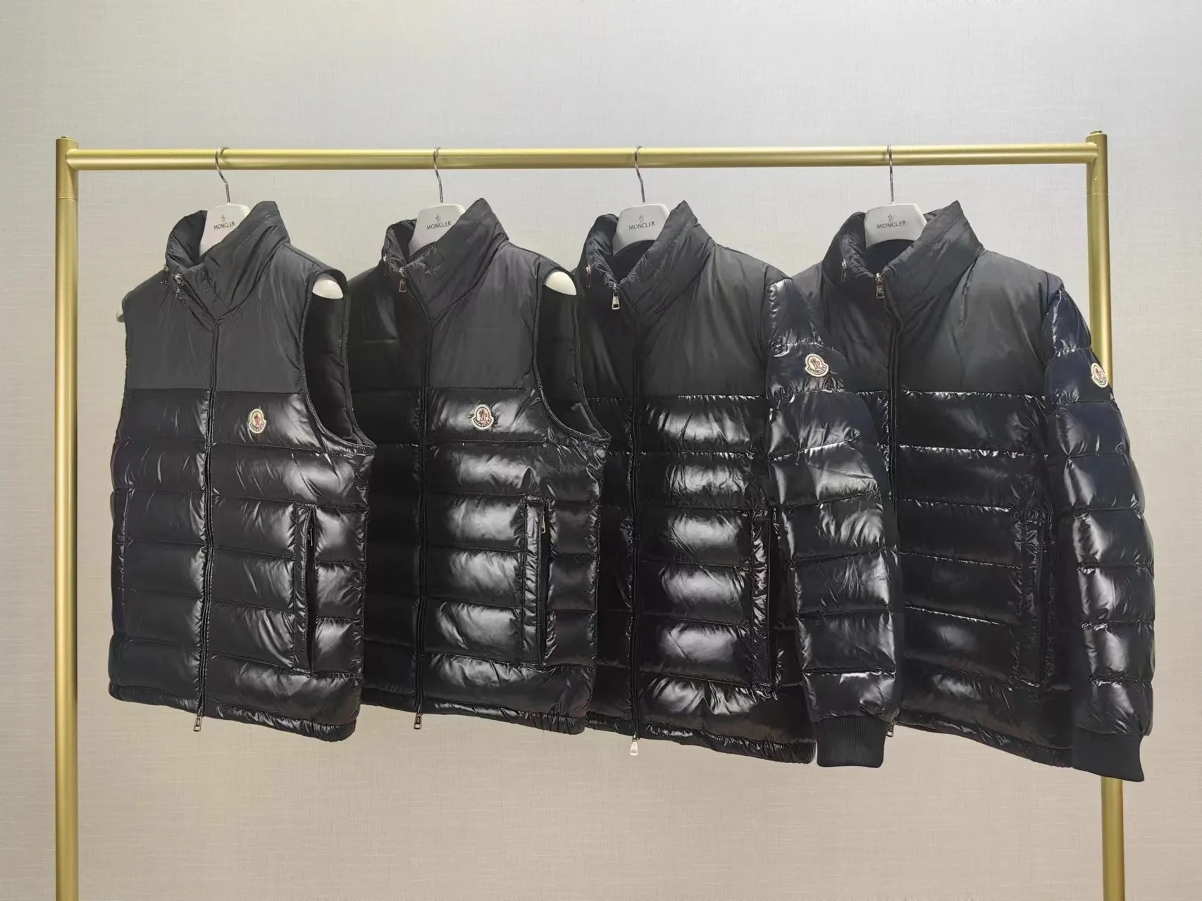 P720 #911# Domestic spot Moncler 24 new style men's black splicing down vest