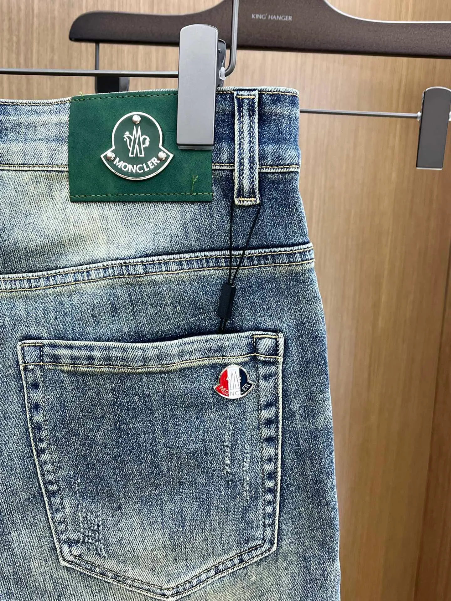 P270 🌸🌸 Moncler elastic slimming straight-leg pants, denim shorts, thin!  Very high-quality, stretch jeans can also be very comfortable... Super stretch and super handsome jeans! Heavy wash water elasticity...! You will be amazed by the clever design of these jeans! ! A pair of jeans cut from original cloth, light color, unique charm, made of high-quality cotton fabric, with frayed design and patch embroidery embellishment details. The fabric is comfortable, soft and can be matched casually. The comfort represents its interpretation of fashion and leisure. The details reflect the brand's pursuit of quality, with a bit of a hedonist flavor. It pays great attention to details and restores the texture of top-grade hardware. . Showing a sense of luxury and fashion. . Very worth buying. Size: Size: 29-38. . (No 35, 37)