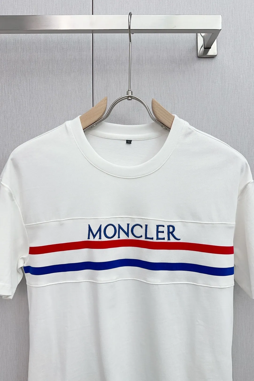 P560 Brand [MONCLER Mouth Covered] 2025 round neck short-sleeved shorts suit. The pure cotton fabric upper body will not be stuffy, the smooth and comfortable skin-friendly effect is more breathable, the fabric has its own texture, classic logo technology, a new interpretation from a unique angle, the first choice for fashion and versatility! Size: M-3XL (maximum wear: 190 pounds)