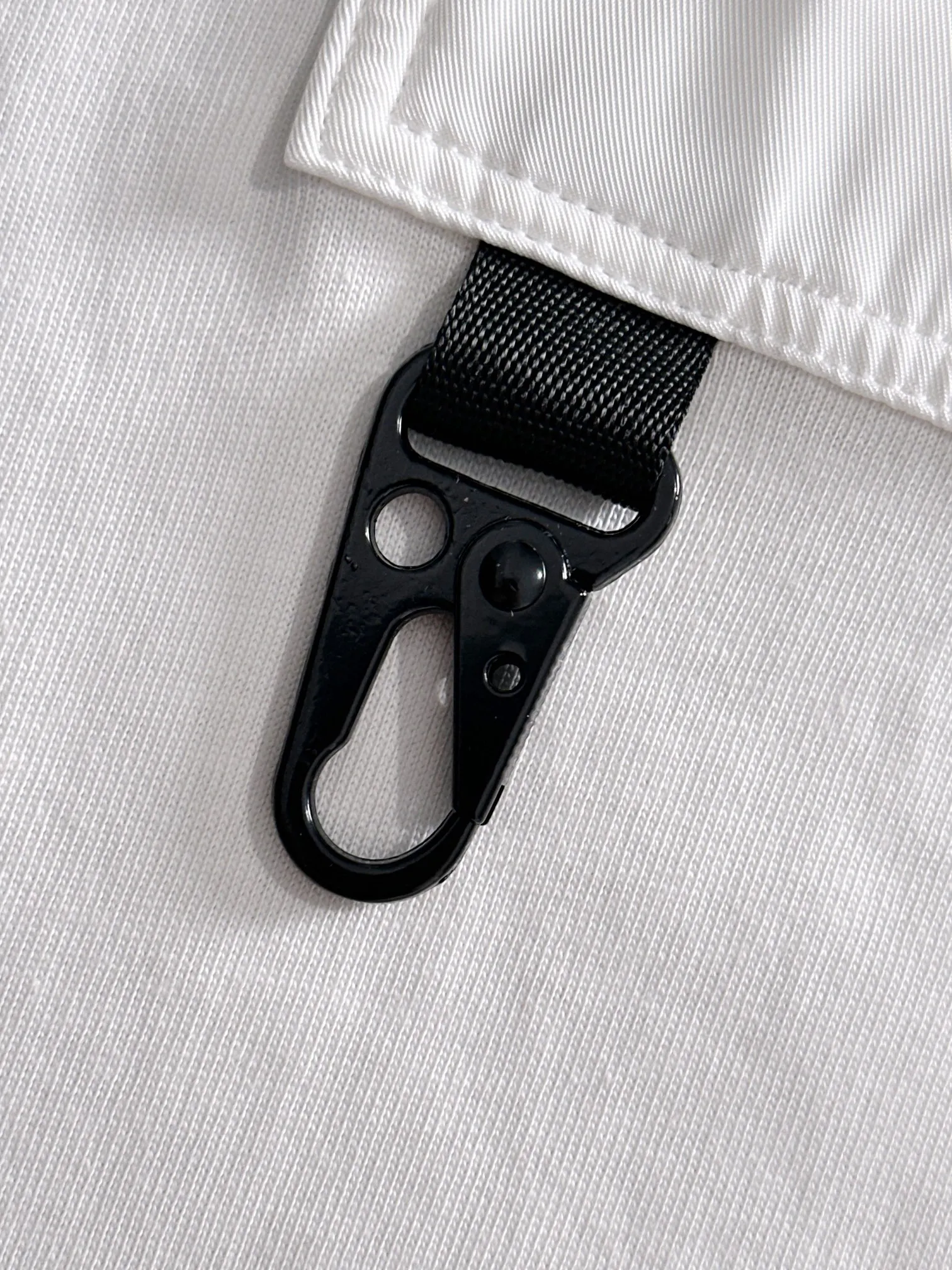 P190 Moncler 2025 New Style Woven Pocket Splicing Technology Customized Small Logo Same Style for Men and Women Long-sleeved T-shirt ·Customized 280g pure cotton fabric ·Dyeing 32 counts of double thread ·Collar label, hangtag, main mark and three complete labels Color: White Size: XS S M L