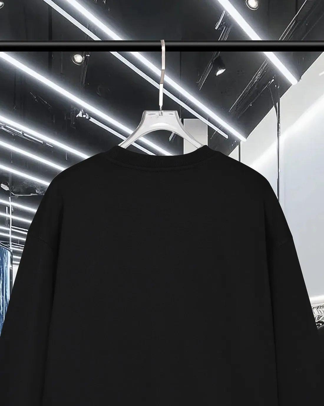 P220 (shipped the next day) MONCLER/Mask 2025Fw new autumn and winter style 400g pullover round neck long-sleeved sweatshirt Simple chest badge letter logo embossed technology same style for men and women brand classic pure cotton fabric official synchronization high version high quality fashion personality versatile trend pure original quality original fabric hang tag collar label washed wheat three labels complete Color: black. White. Size: S-XL
