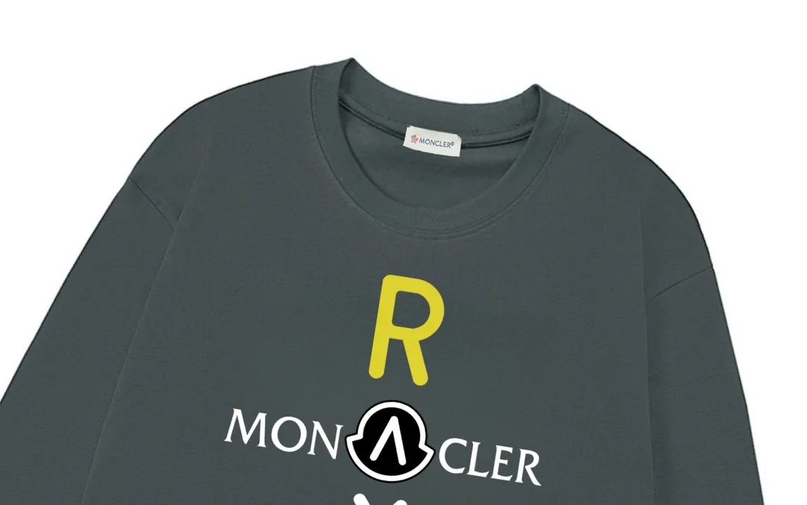 P170 Moncler 2025 new model, light luxury, cross printed letter logo, same style for men and women, long-sleeved T-shirt ·Customized 300g 100% double yarn pure cotton fabric ·Dyeing 32 count double-strand thread ·Collar label, hangtag, main mark and three labels complete Color: Gray Size: XS S M L