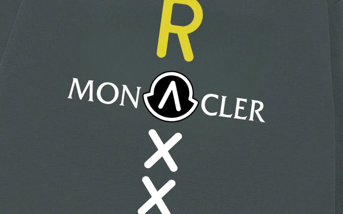 P170 Moncler 2025 new model, light luxury, cross printed letter logo, same style for men and women, long-sleeved T-shirt ·Customized 300g 100% double yarn pure cotton fabric ·Dyeing 32 count double-strand thread ·Collar label, hangtag, main mark and three labels complete Color: Gray Size: XS S M L