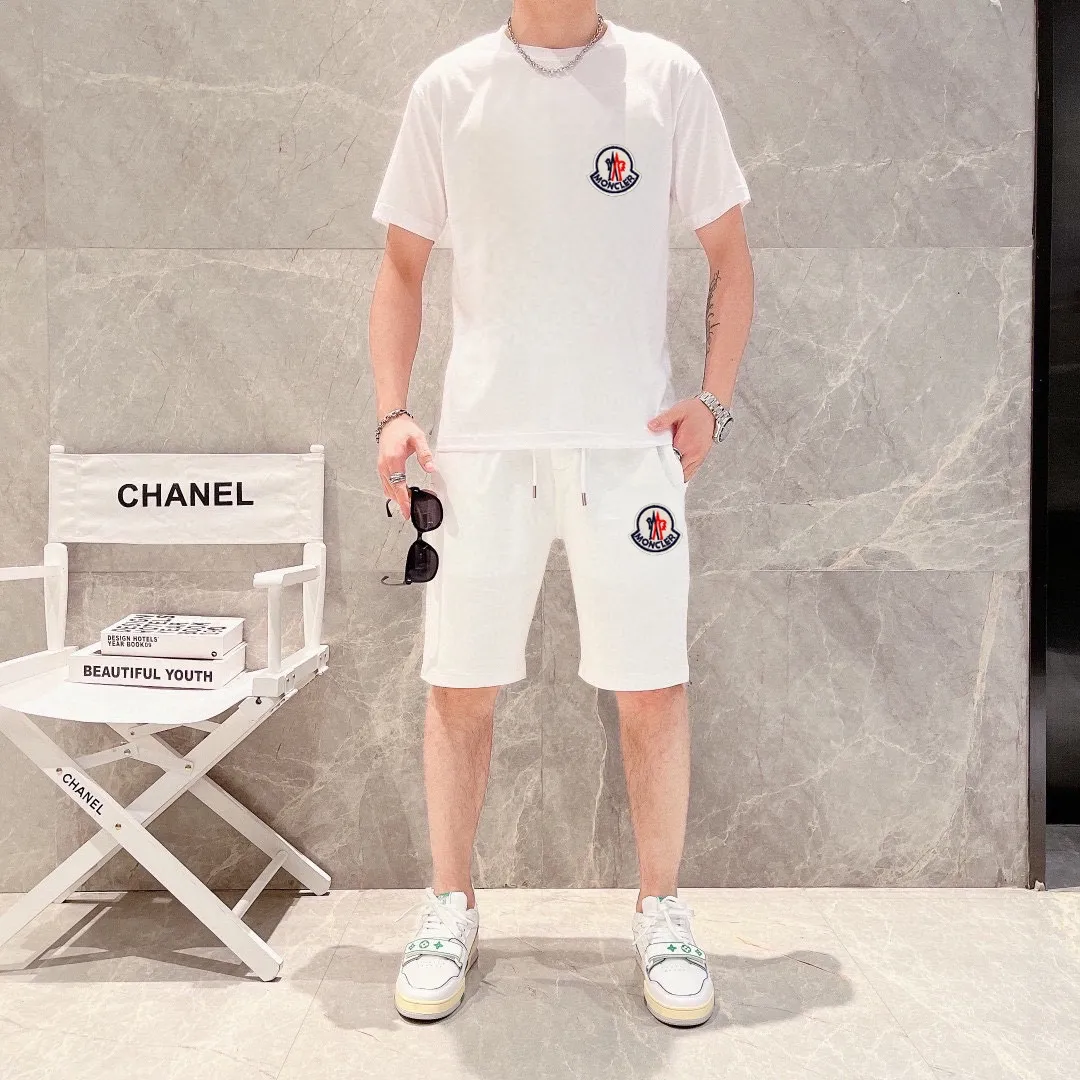 P290 💰 Brand [MONCLER] 2025 new men’s short-sleeved shorts suit! Synchronous sales on the official website! High-end version on the market! It feels delicate and soft! Make you more comfortable to wear! The draped silhouette is awesome! Size: M-5XL (please state your height and weight when placing an order)