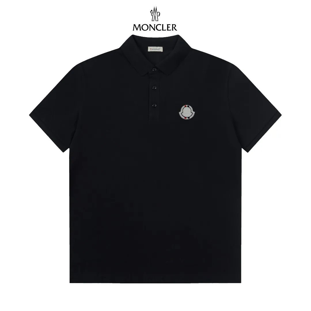 P180 Moncler Moncler classic LOGO exquisite Polo shirt upgraded, inspired by the retro of the 1980s. Original fabric Official same style Customized same vat dyed fabric Very comfortable to the touch Latest brick cabinet synchronization for spring and summer Fashionable and personalized Super versatile and good-looking Suitable for both men and women A must-have style Tag Collar label Washed wheat Complete with three labels Color: White Black Size: M-3XL