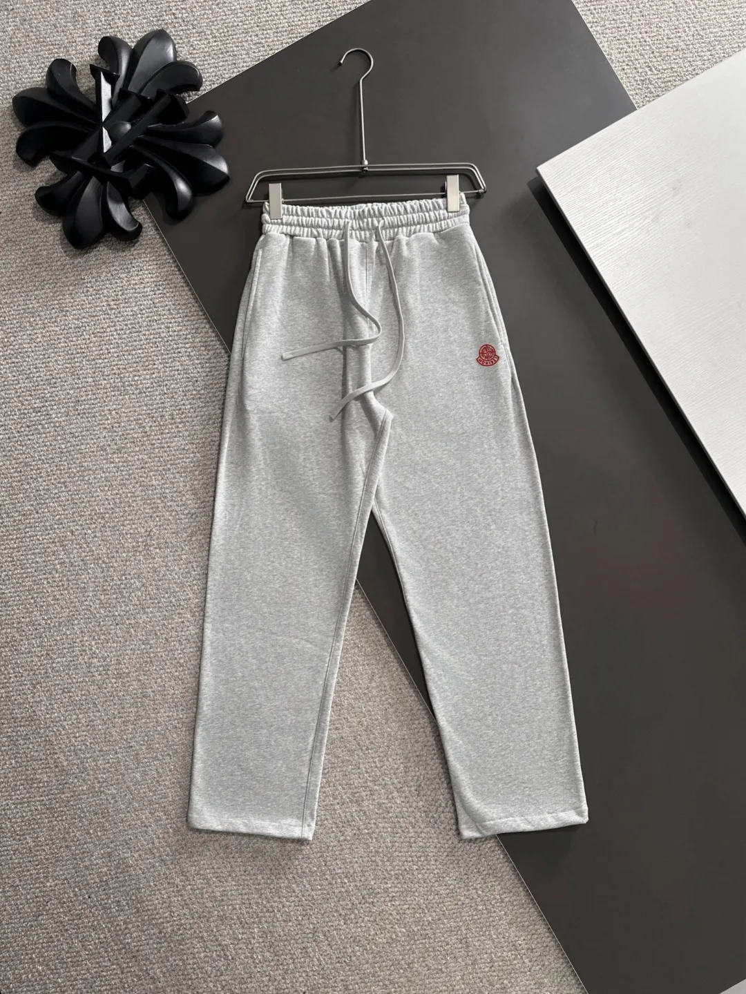 Next day shipment P720 Stone lsland/Stone Island co-branded MONCLER/Mongolian high quality 2025 autumn and winter new casual heavy industry suit exclusively developed by yb! High quality production! The top version of the trading company channel order, external orders for imported custom fabrics, high breathability and comfort, impeccable details, absolutely worth buying! This type of suit is also a must-have for lazy people. You don’t have to think about how to match it, you can just get it in one set! Brand element design concept, delicate and soft feel! It presents a casual cut and the upper body shape is great! On sale simultaneously on the official website! From a high-end men's positioning brand, the low-key luxury taste is irresistible! Exquisite workmanship and impeccable quality! The overall style is simple, fashionable and timeless, fully meeting the requirements of stylish and tasteful dressing! Sizes: S to XXL (or state your height and weight when placing an order)