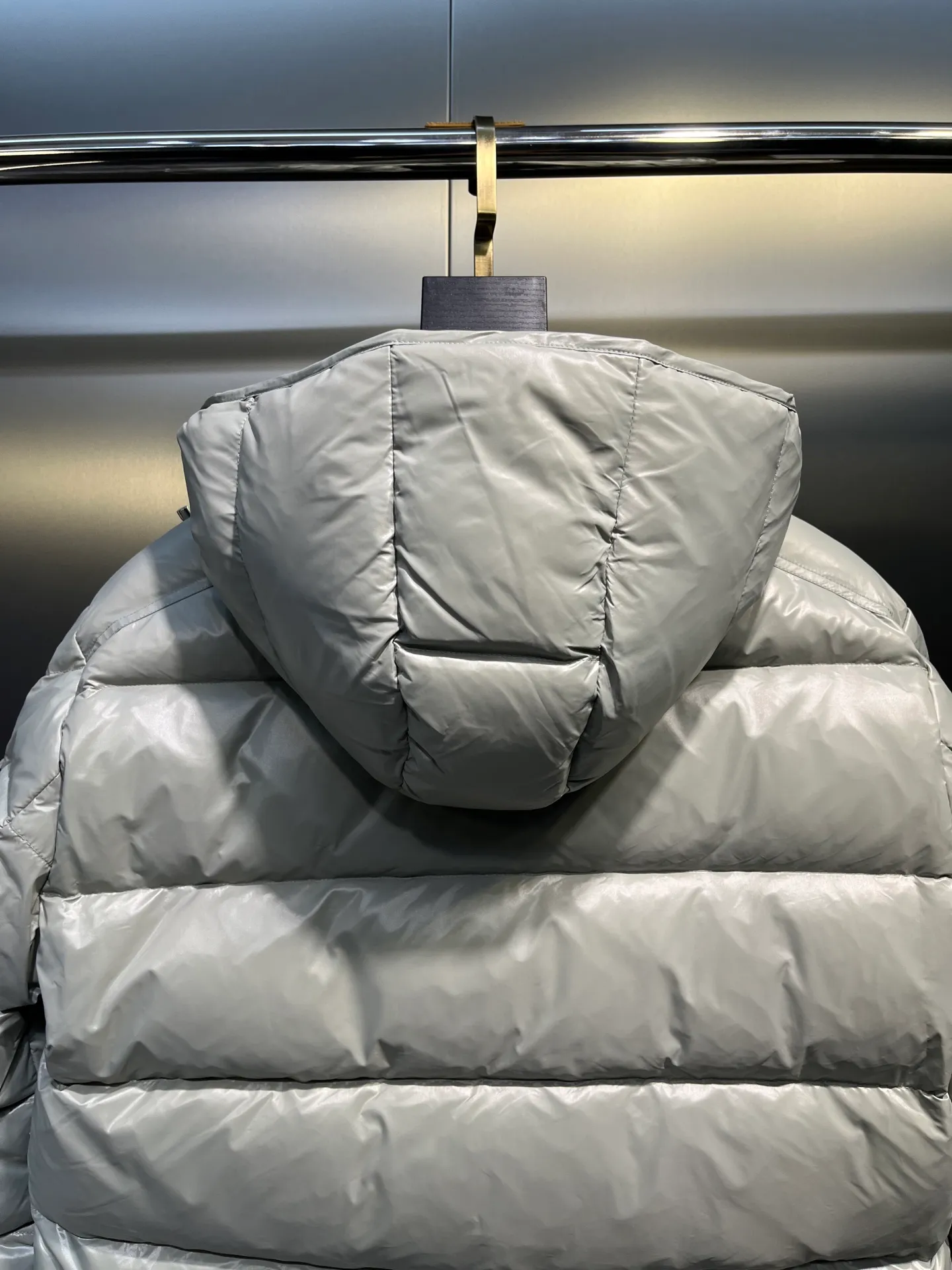 P780 Premium Mung Bean Gray) 𝗠𝗼𝗻𝗰𝗹𝗲𝗿 𝗠𝗮𝘆𝗮/ Moncler Top Mayan Down Jacket A super hit model that you can’t buy in winter. Eason Chan, Nicholas Tse, and Zhao Lusi have been wearing it one after another. They speak for themselves with their strength, a veteran-level style. This series is known for its fluffy bread style and glossy effect. It is the most popular series in the classic main line of the M family. Buying at the counter and from the official website is basically a matter of rush! Promise me to buy it soon! Just needed series! ! Don’t wait until winter when it’s hard to get one size: 123456