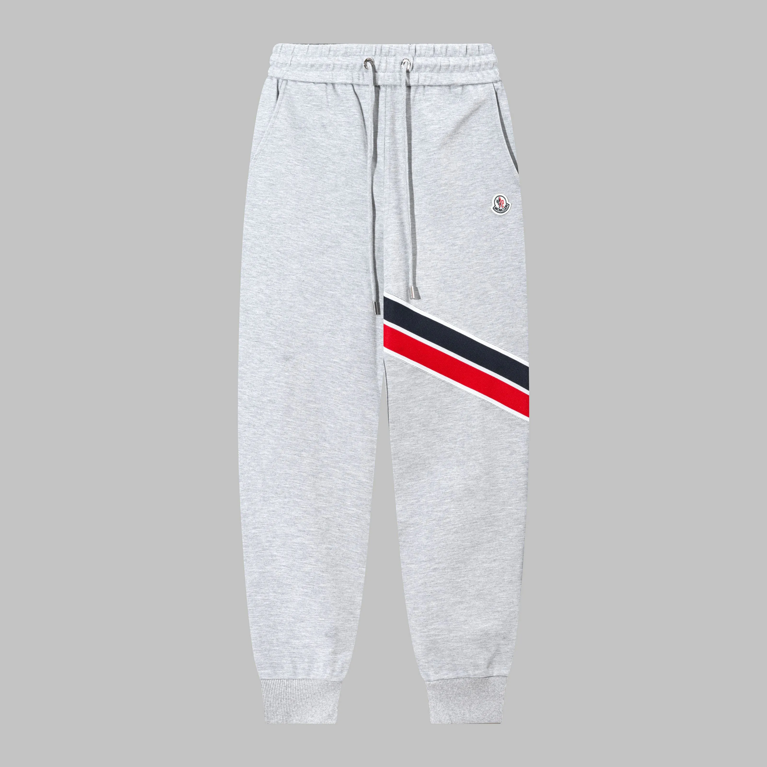 P230 MONCLER/Muzzle Custom fabric suit casual sweatpants Red and blue ribbon splicing design brand Zhangzi LOGO process Official synchronization High version High quality Fashion personality Versatile trend Pure original quality Original fabric Hang tag Collar label Washed wheat Complete three standards Color: blue. Gray. Size: S-2XL