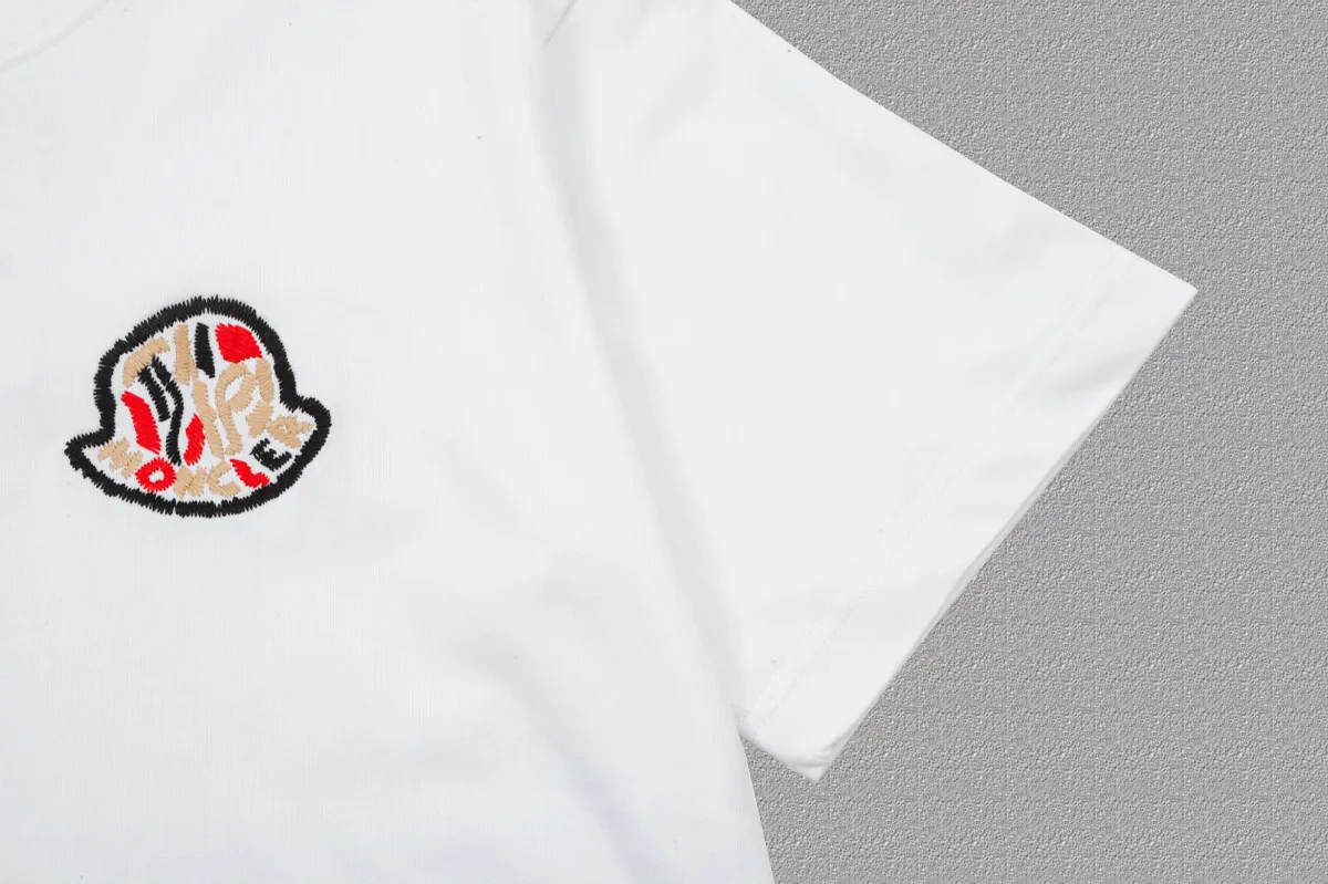 P150 🔥[MONCLER] 2024FW short-sleeved T-shirt Embroidery technology High-end 32s double yarn 260g fabric Heavy fabric Customized stretch ribs in the same vat and dyed Complete three standards Same style for men and women Color: Black White Size: S M L XL XXL