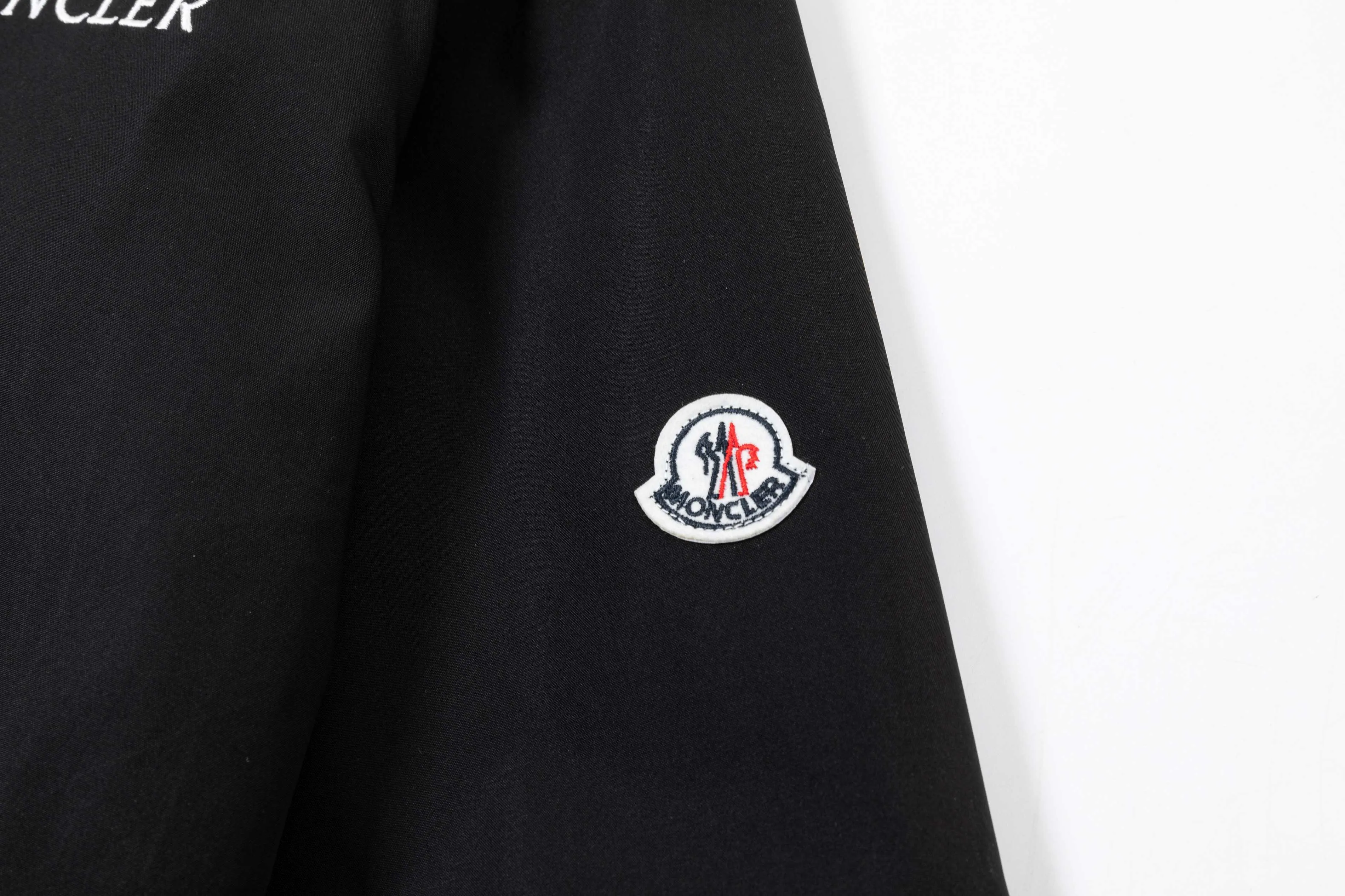 P320 2025 Mouthless MONCLER... New style for autumn and winter Hardware logo. High-quality hooded jacket. Mainly recommended version. Customized fabrics. Higher grade. High-density memory brushed lining. More fashionable and comfortable. High-standard customization. The upper body is very stylish. Classic and versatile. It can be matched with any fashion. The version is super good. It is recommended!  Color: Khaki Black Size: M-4XL