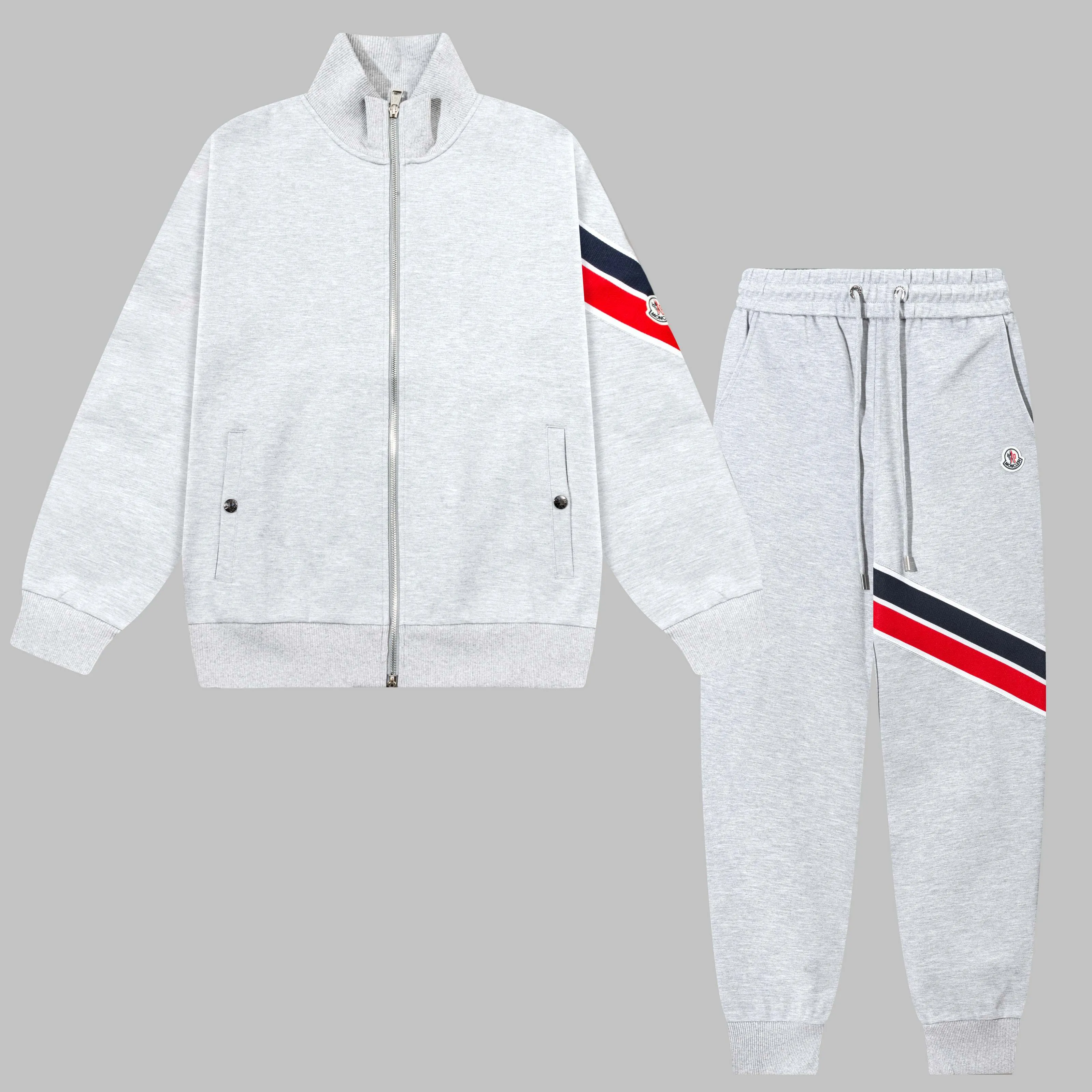 P230 MONCLER/Muzzle Custom fabric suit casual sweatpants Red and blue ribbon splicing design brand Zhangzi LOGO process Official synchronization High version High quality Fashion personality Versatile trend Pure original quality Original fabric Hang tag Collar label Washed wheat Complete three standards Color: blue. Gray. Size: S-2XL