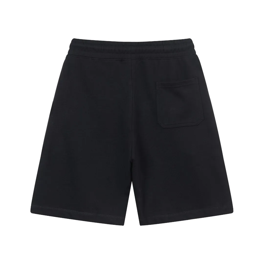 P230 (top version, currency difference) ✨ Moncler 25SS show model Slim-fitting simple printed letter Logo trendy shorts for men and women Compatible with all body shapes Black and white drawstring design with elastic waistband Customized drawstring pockets with diagonal pocket design on both sides There is also a small pocket at the rear Color: black gray Size S-XL