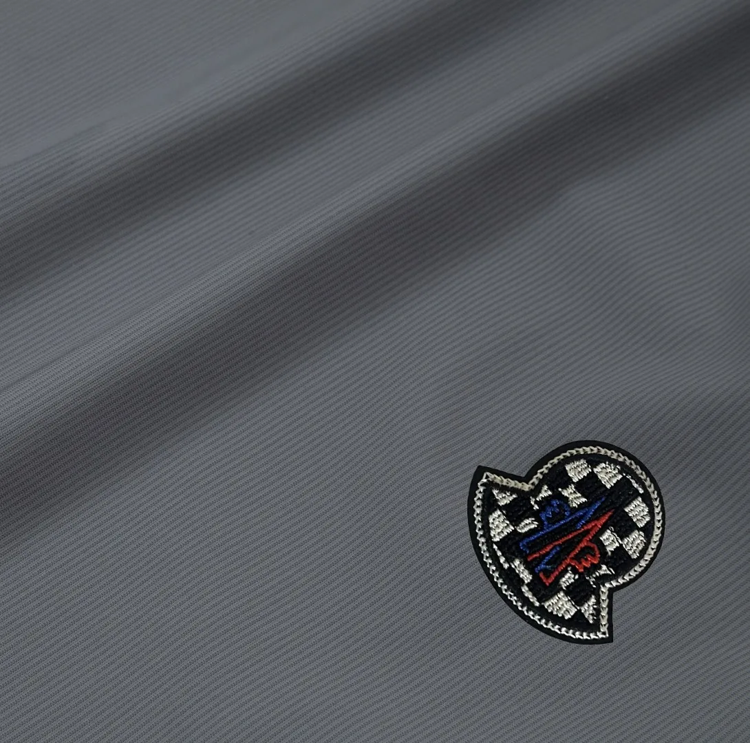 P230 Moncler spring and summer new model, two-color high-quality thin sports and leisure ice silk pants. Smooth, comfortable, anti-wrinkle and traceless pants. 🗯Soft texture, slightly elastic to the touch, cool ice silk pants. Waist elastic band, fashionable version design. 🗯 Neat and neat wiring, suitable for both sports and leisure! It can be easily controlled by all body types. Two classic colors are available. 🗯New summer product. Versatile and easy to match. The upper body is very simple, handsome and stylish. It can be easily controlled by men and women. Color: Black Gray Size: S-XL