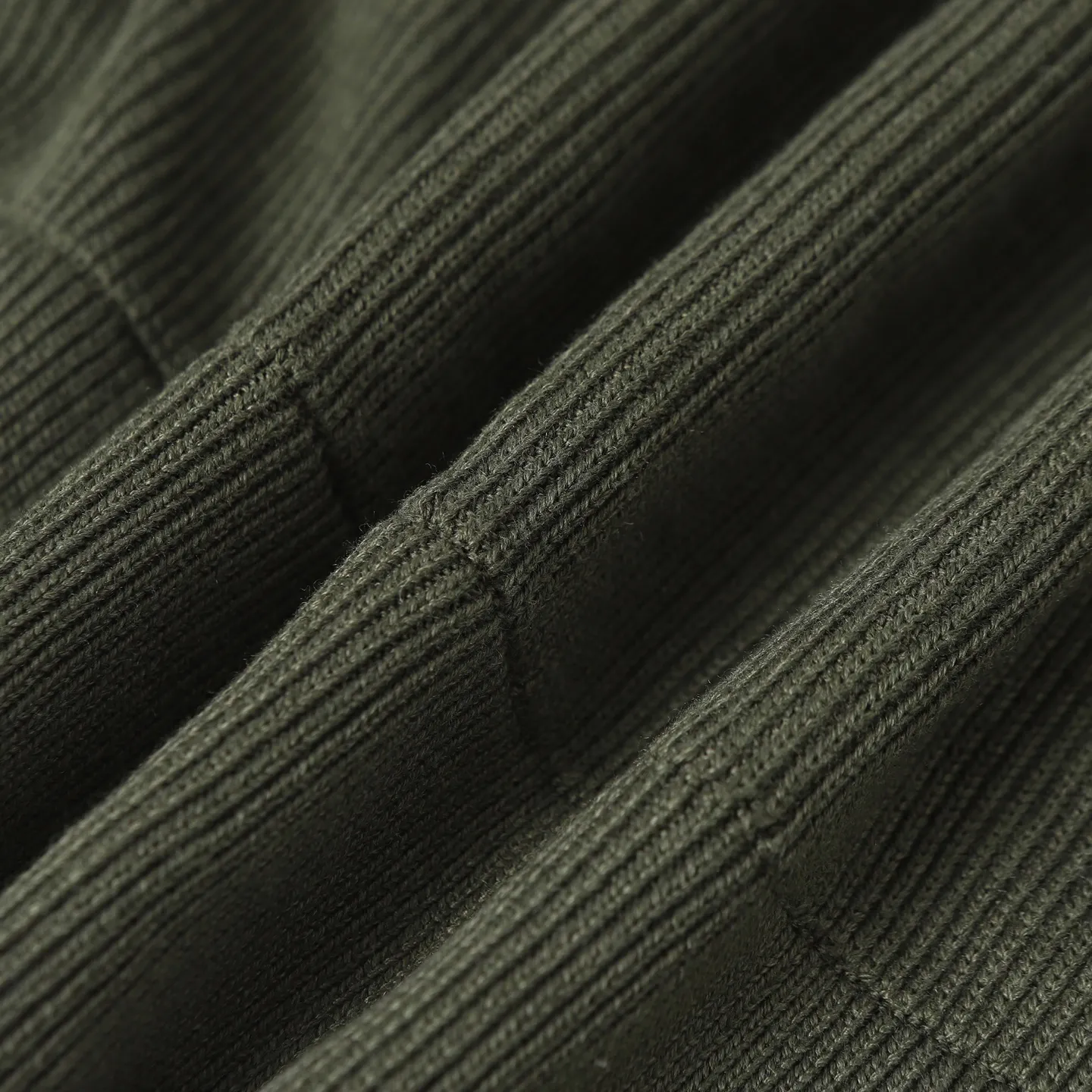P680 MONCLER/Moncler autumn and winter men's padded wool zipper hooded letter knitted down jacket Made of wool Longue saison lining Longue saison front, filled with down Ribbed knit 12 needles Fine soft hood Zipper closure Pocket Logo quilting Logo patch Color: black/navy blue/green size: S/M/L/XL/XXL