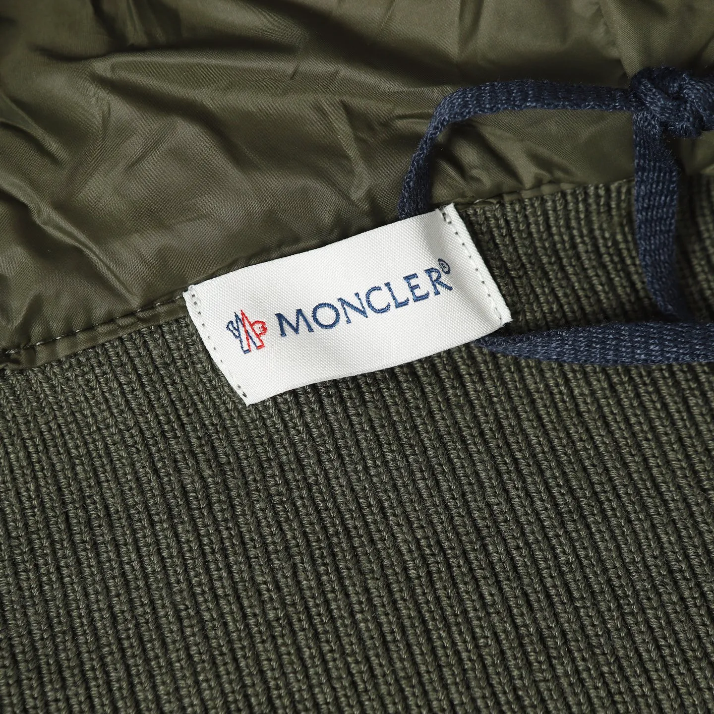 P680 MONCLER/Moncler autumn and winter men's padded wool zipper hooded letter knitted down jacket Made of wool Longue saison lining Longue saison front, filled with down Ribbed knit 12 needles Fine soft hood Zipper closure Pocket Logo quilting Logo patch Color: black/navy blue/green size: S/M/L/XL/XXL