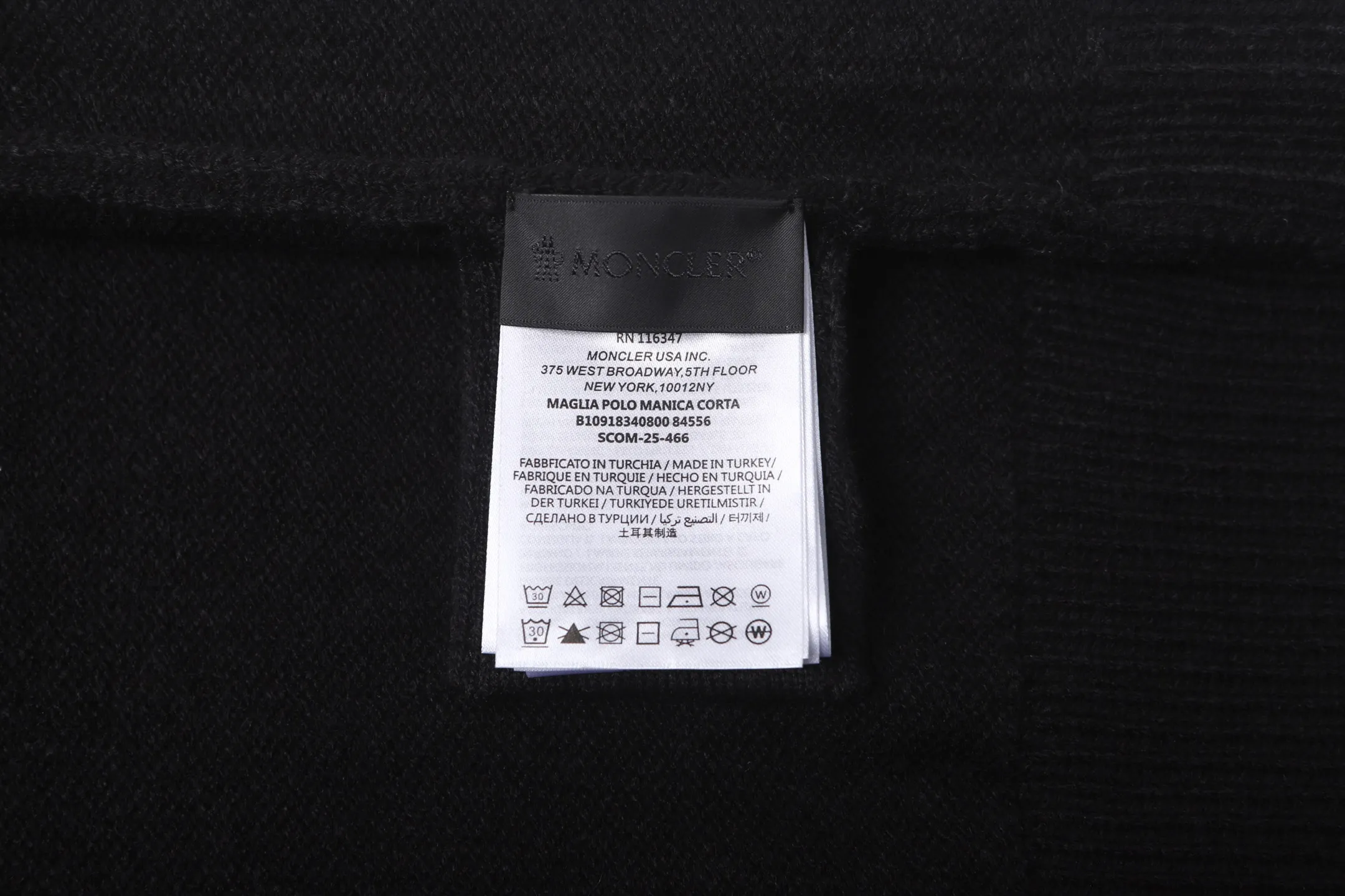 P430 MONCLER embroidered logo round neck long-sleeved sweater ●Authentic 3773 purchased and developed ●35% wool double-ply blended wool ●Using Japanese imported loom (silver flute) seven needles ●Wool fermentation ●Wool jacquard ●Customized 1:1 chapter ●Customized 1:1 trademark ●Fit version ●Size: S M L XL ●Style number: 25317 ●Dry cleaning recommended (this product is woven from wool and is not easy to machine wash)