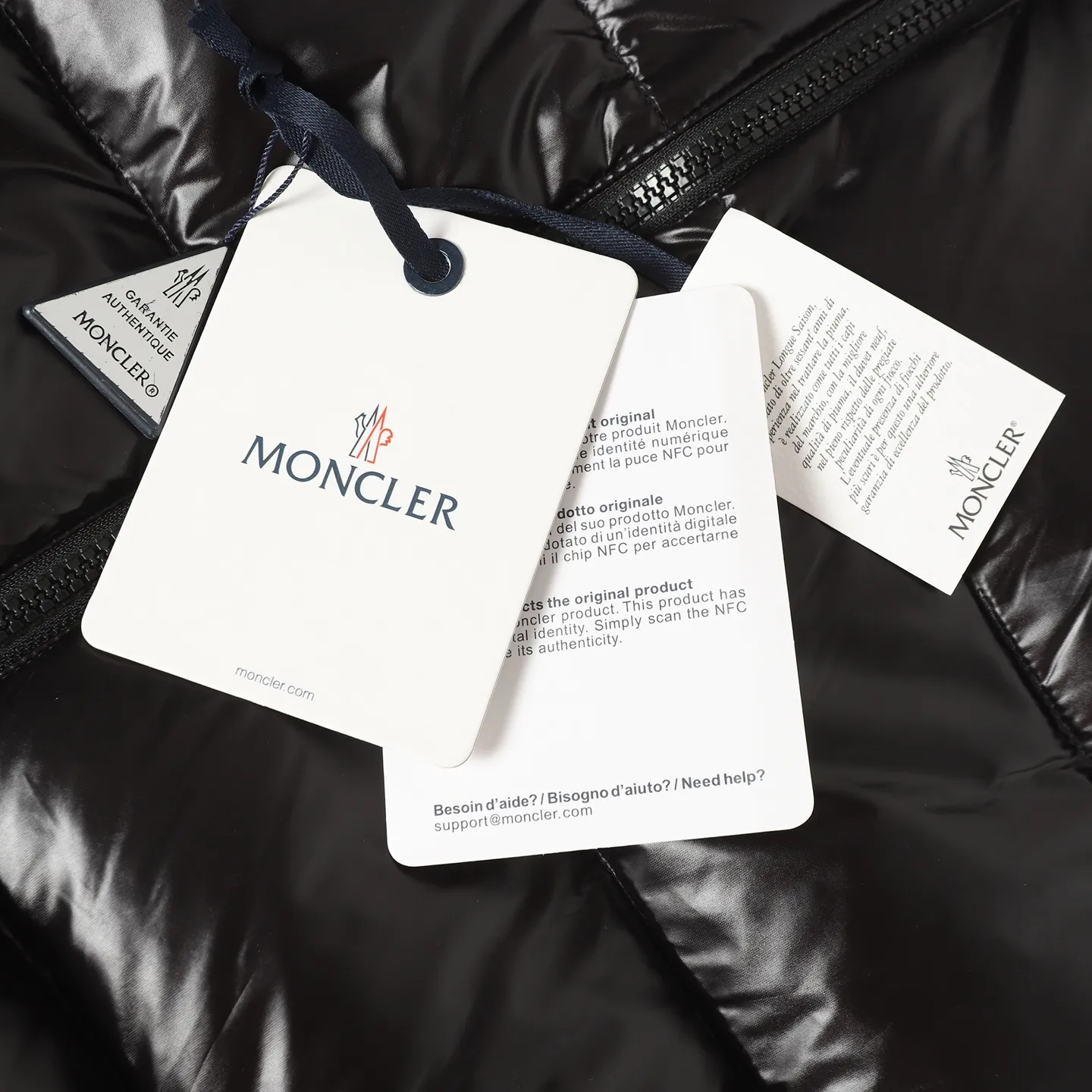 P1160 Moncler/Moncler Autumn and Winter Classic Fudson Extra Long Hooded Down Jacket Customized imported fox fur big fur collar! All details of the development of hardware accessories are fully handled! The elastic waist buckle cinches the waist and creates a perfect fit for the upper body. The effect is great! On snowy days ❄️A must-have for travel to keep warm and avoid bulking up! Versatile, fashionable and handsome! The original matte memory silk fabric has a crisp and stylish texture. The upper body is so beautiful that it has no friends. Size: 1/2/3/4