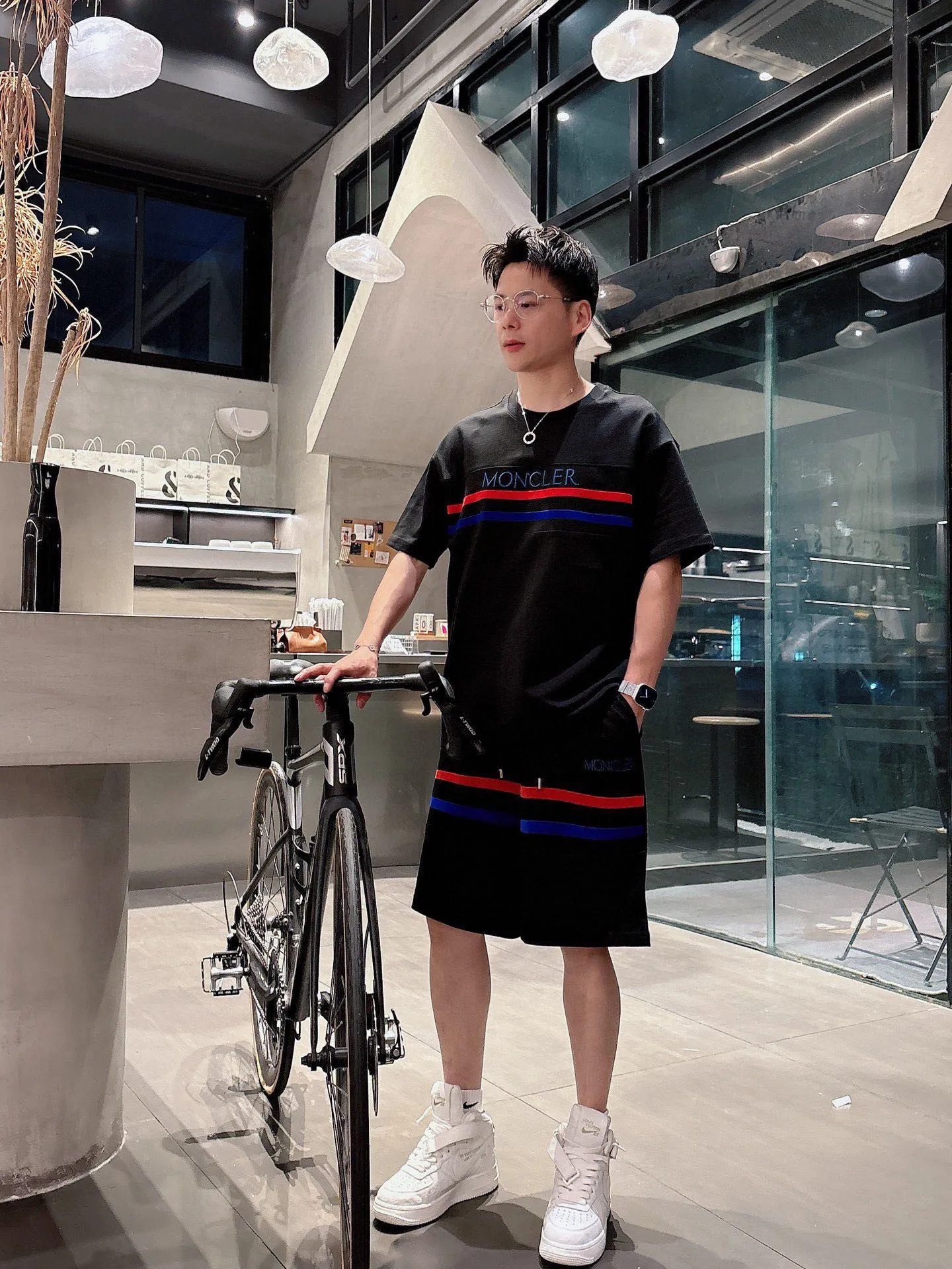 P570 Brand [MONCLER Mouth Covered] 2025 round neck short-sleeved shorts suit. The pure cotton fabric upper body will not be stuffy, the smooth and comfortable skin-friendly effect is more breathable, the fabric has its own texture, classic logo technology, a new interpretation from a unique angle, fashionable and versatile choice! Size: M-3XL (maximum wear: 190 pounds)