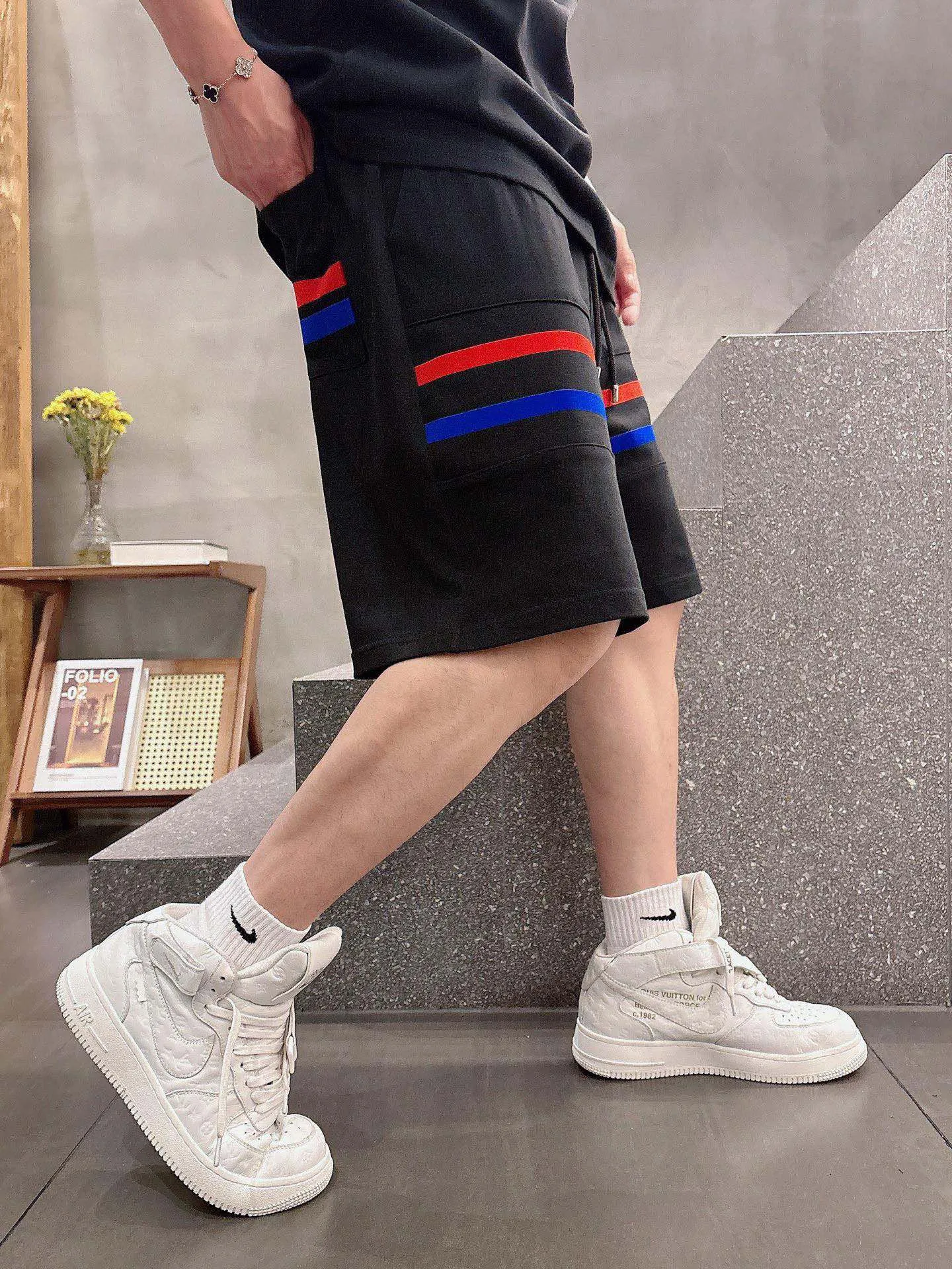P570 Brand [MONCLER Mouth Covered] 2025 round neck short-sleeved shorts suit. The pure cotton fabric upper body will not be stuffy, the smooth and comfortable skin-friendly effect is more breathable, the fabric has its own texture, classic logo technology, a new interpretation from a unique angle, fashionable and versatile choice! Size: M-3XL (maximum wear: 190 pounds)