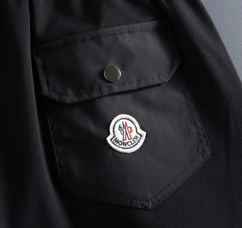 P210 🌸🌸 Moncler 2025 spring and summer new trousers [knitted trousers] feel comfortable to wear, low-key yet luxurious, very high-end, with pockets designed to be fashionable and high-end. Needless to say, the trousers style and tailoring needless to say, the upper body is exquisite and vivid. Really first-class and top-quality materials. Really top-level casual pants and elastic pants, of outstanding quality. After heavy washing, the trousers are very soft and not picky. The upper body is absolutely stylish. Extremely luxurious. Size:M-4XL