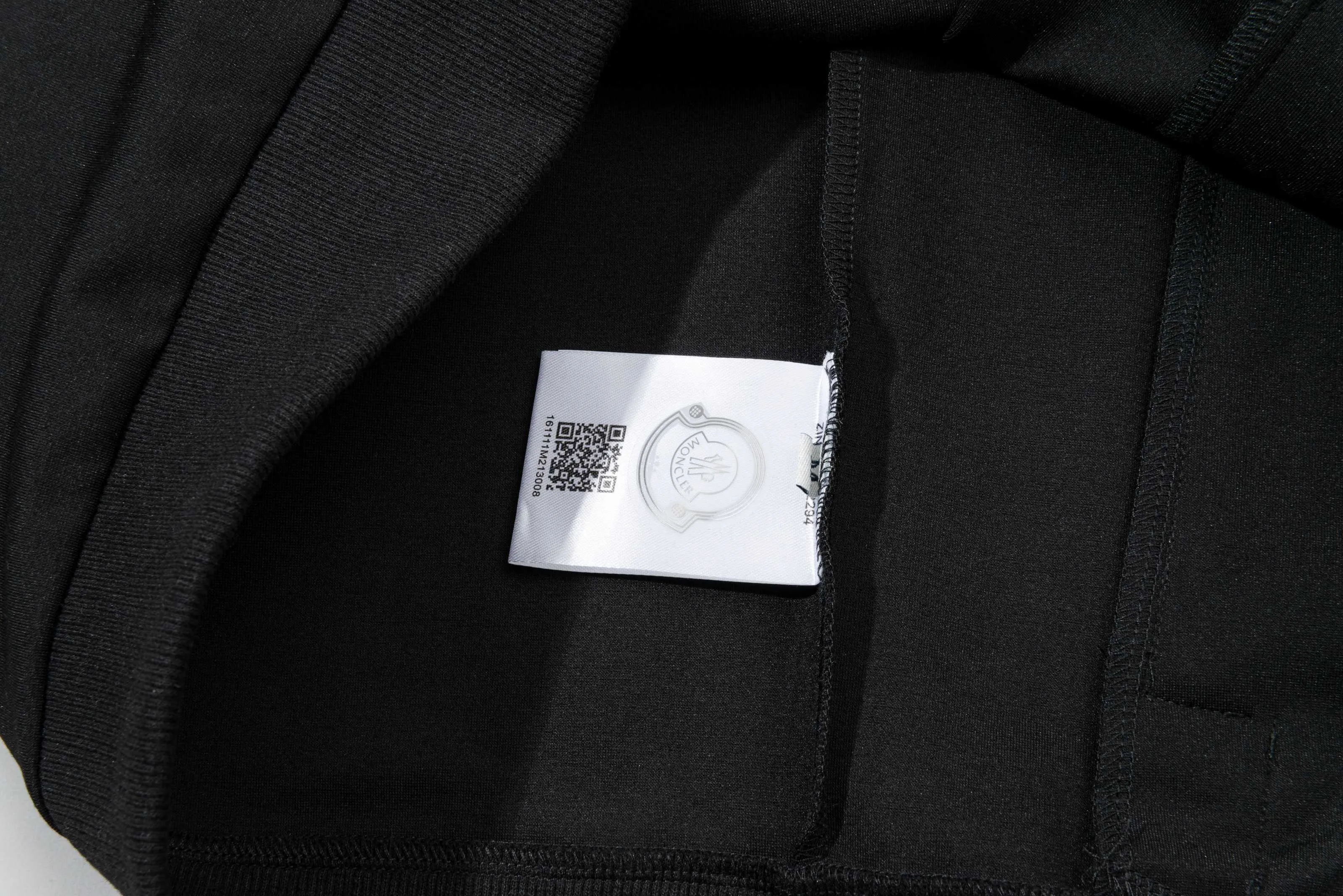 P270 MONCLER/muzzle Customized fabric suit casual sweatpants Simple side webbing splicing technology brand small chapter logo LOGO Official synchronization High version High quality Fashion personality Versatile trend Pure original quality Original fabric Hang tag Collar label Washed wheat Complete three standards Color: Black. Blue. Gray. Size: S-2XL
